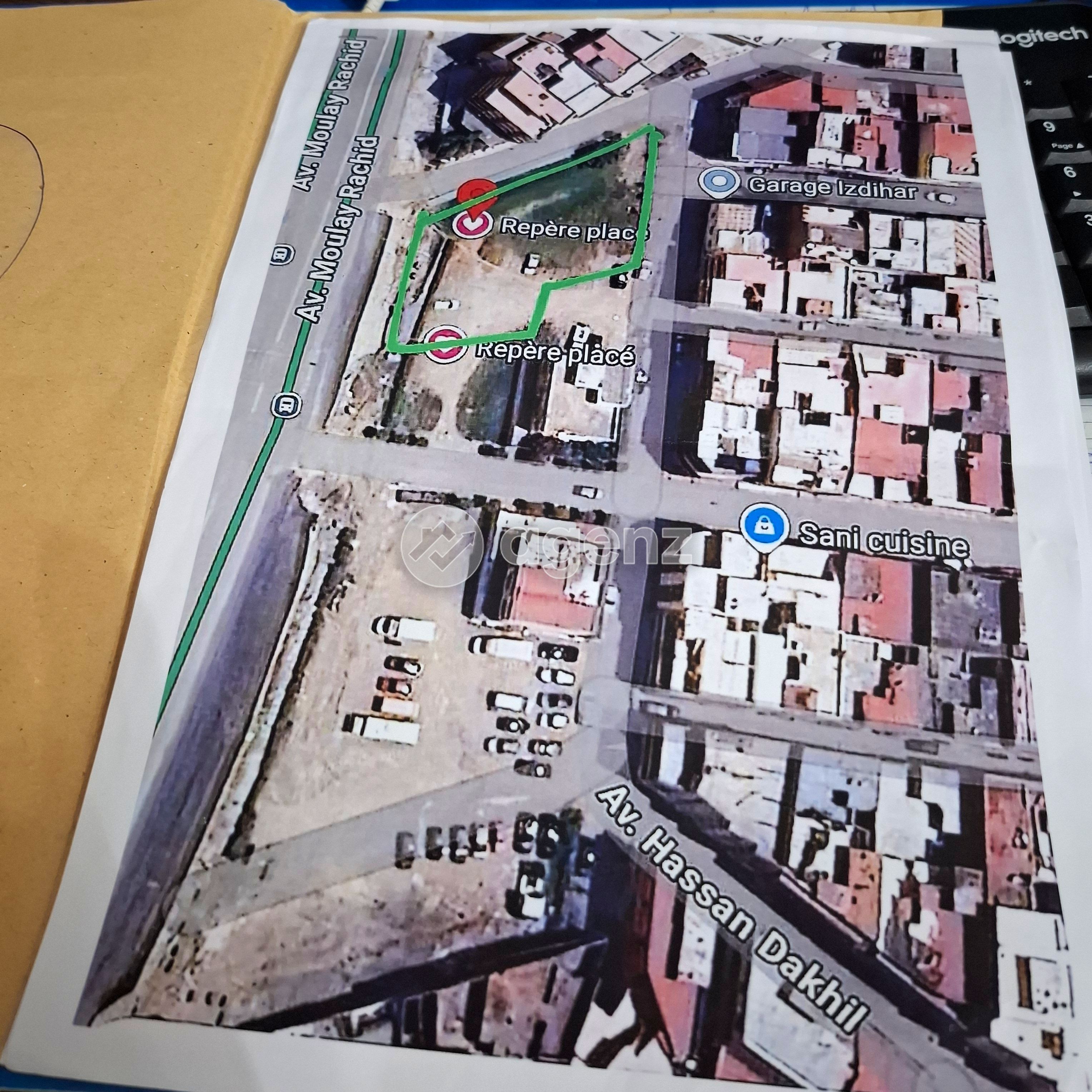 Terrain pour 3 façades immeuble à vendre à Val fleuri