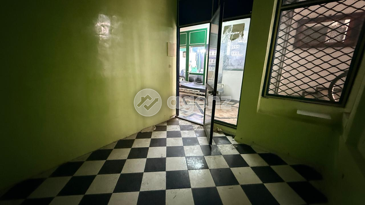 Commerce - Rez-de-chaussée, fort passage, bd Abdelmoumen