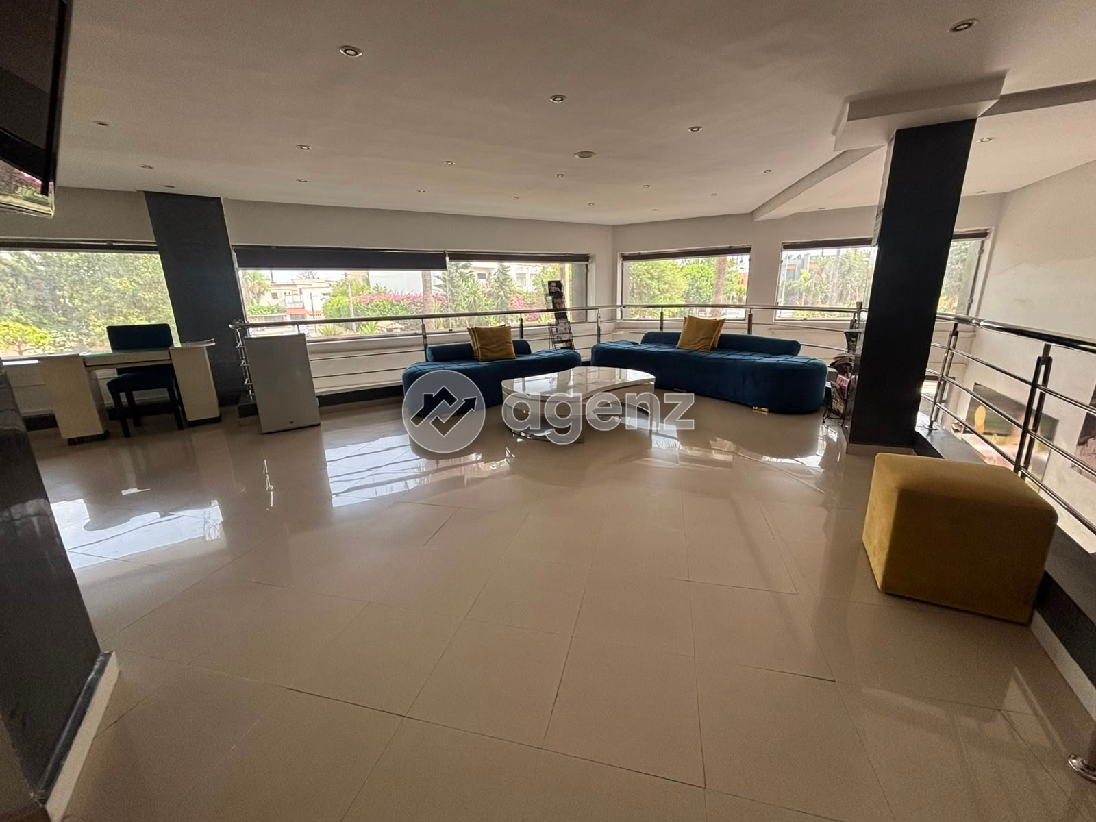 Commerce, 170 m², terrasse - Emplacement privilégié — 5