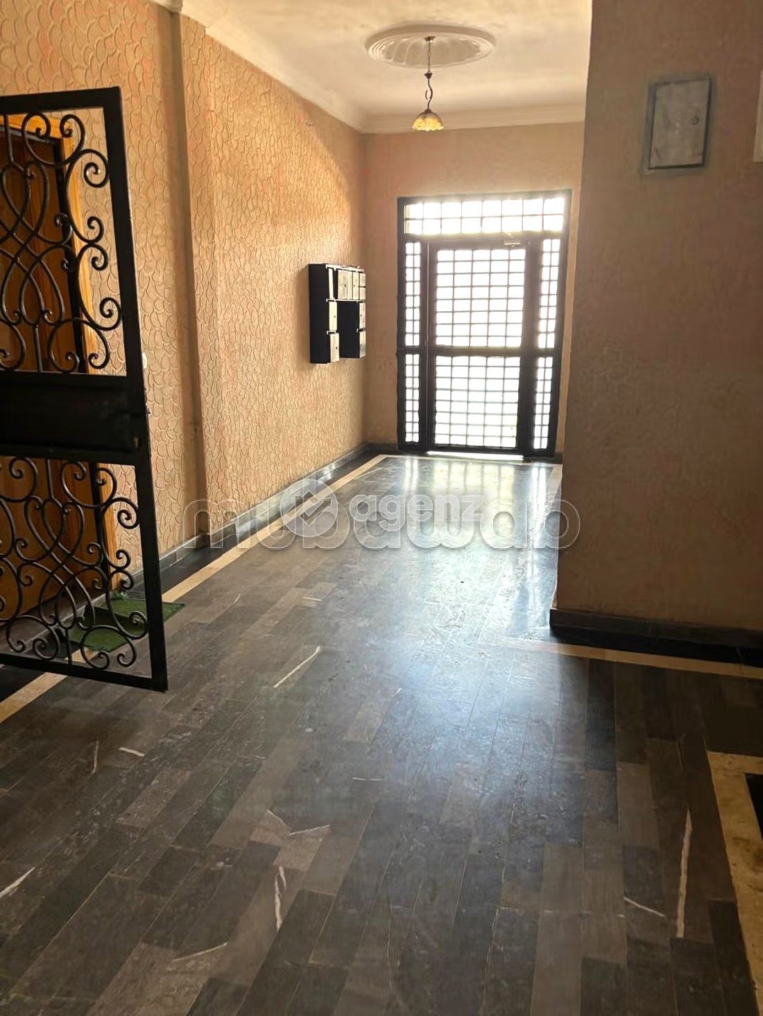 Appartement en résidence sécurisée à vendre 
Salé — 3