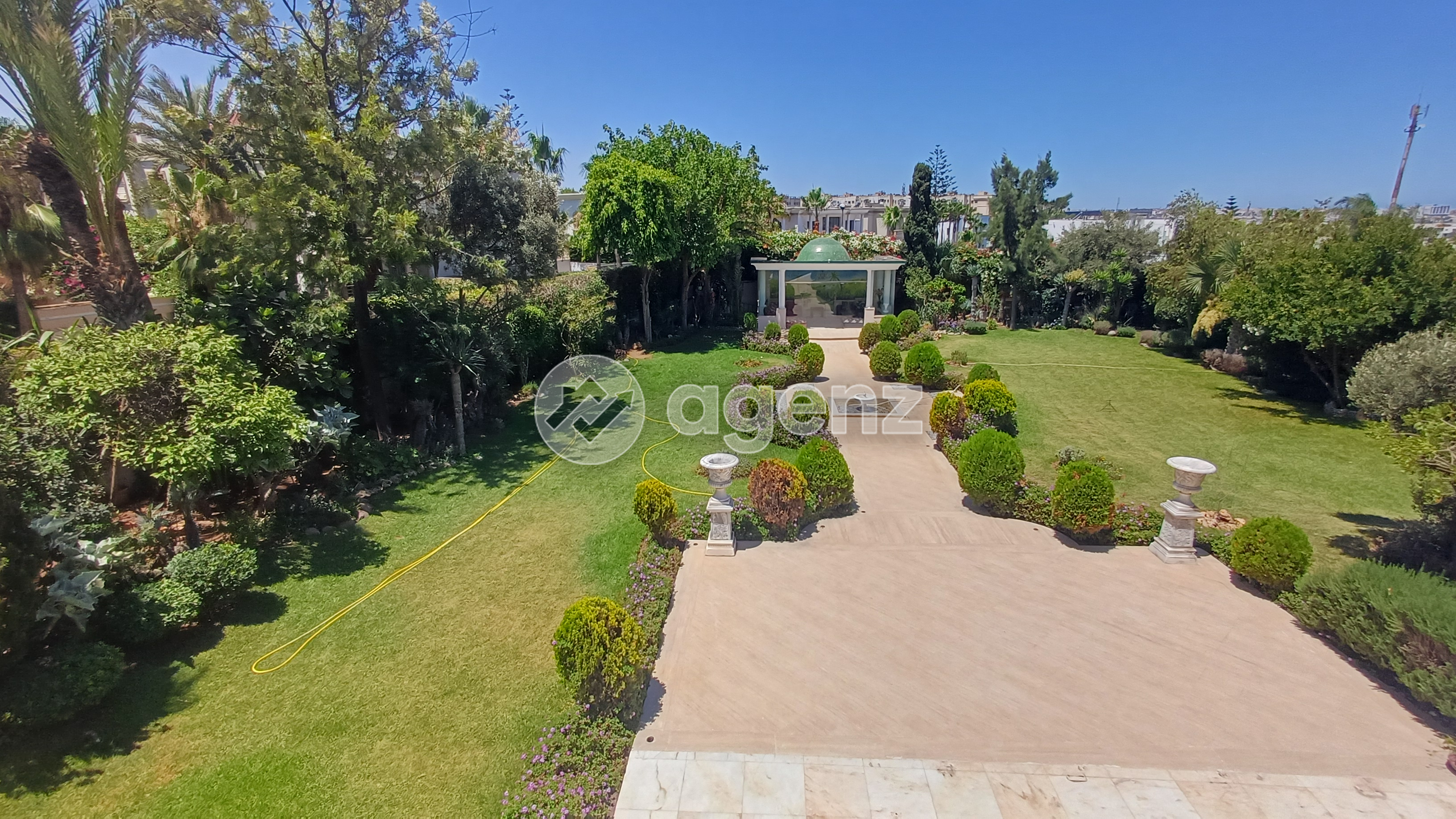 Terrain à vendre – Parfait pour construction villa — 2