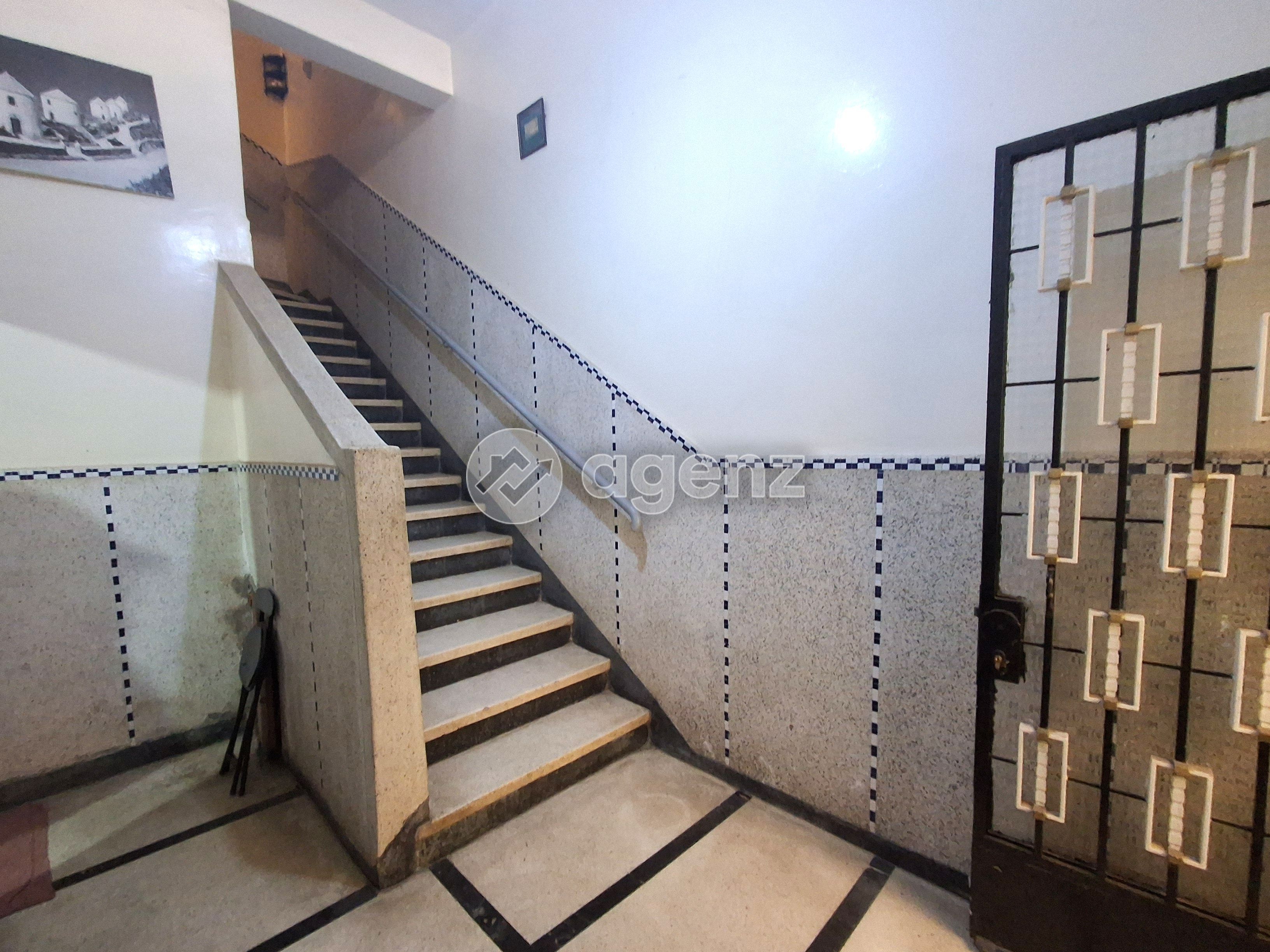 MAISON À RÉNOVER EN ZONE IMMEUBLE À CASABLANCA — 4