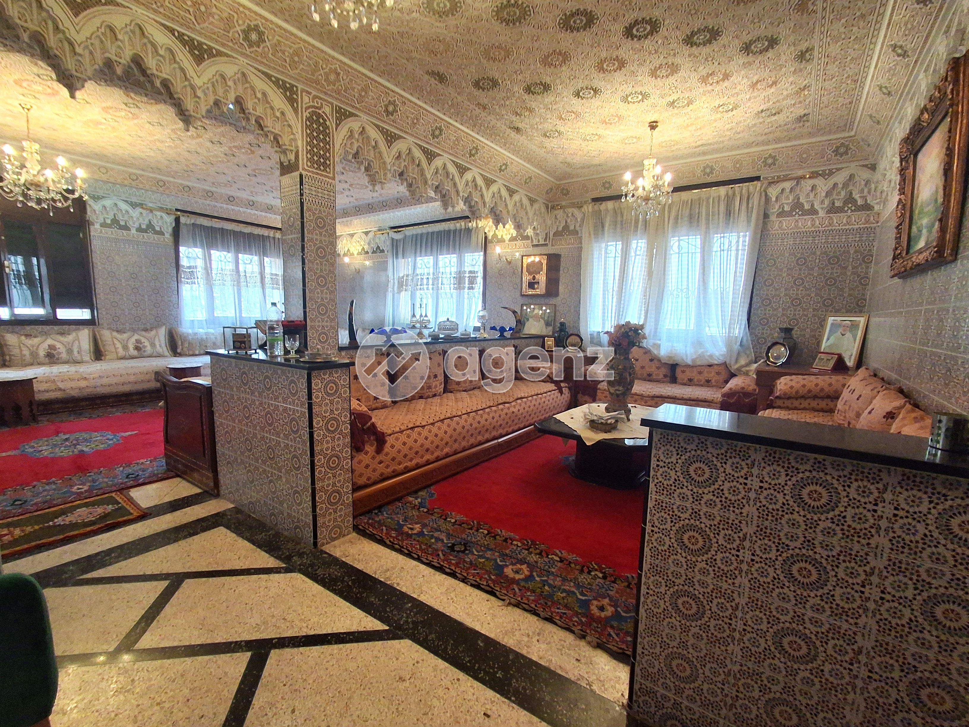 MAISON À RÉNOVER EN ZONE IMMEUBLE À CASABLANCA — 2