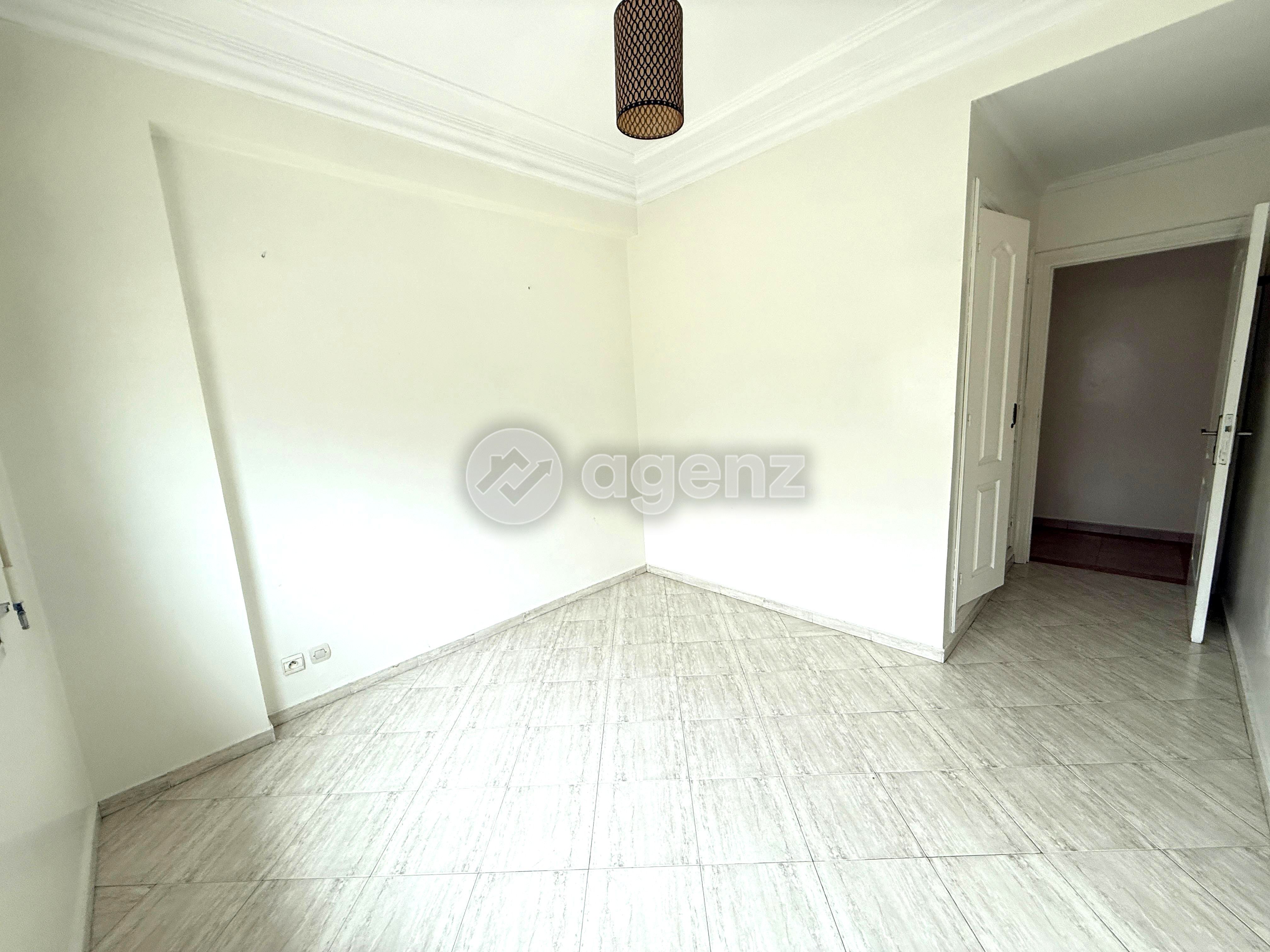 PROFITEZ D’UN APPARTEMENT LUMINEUX ET BIEN AGENCÉ — 2