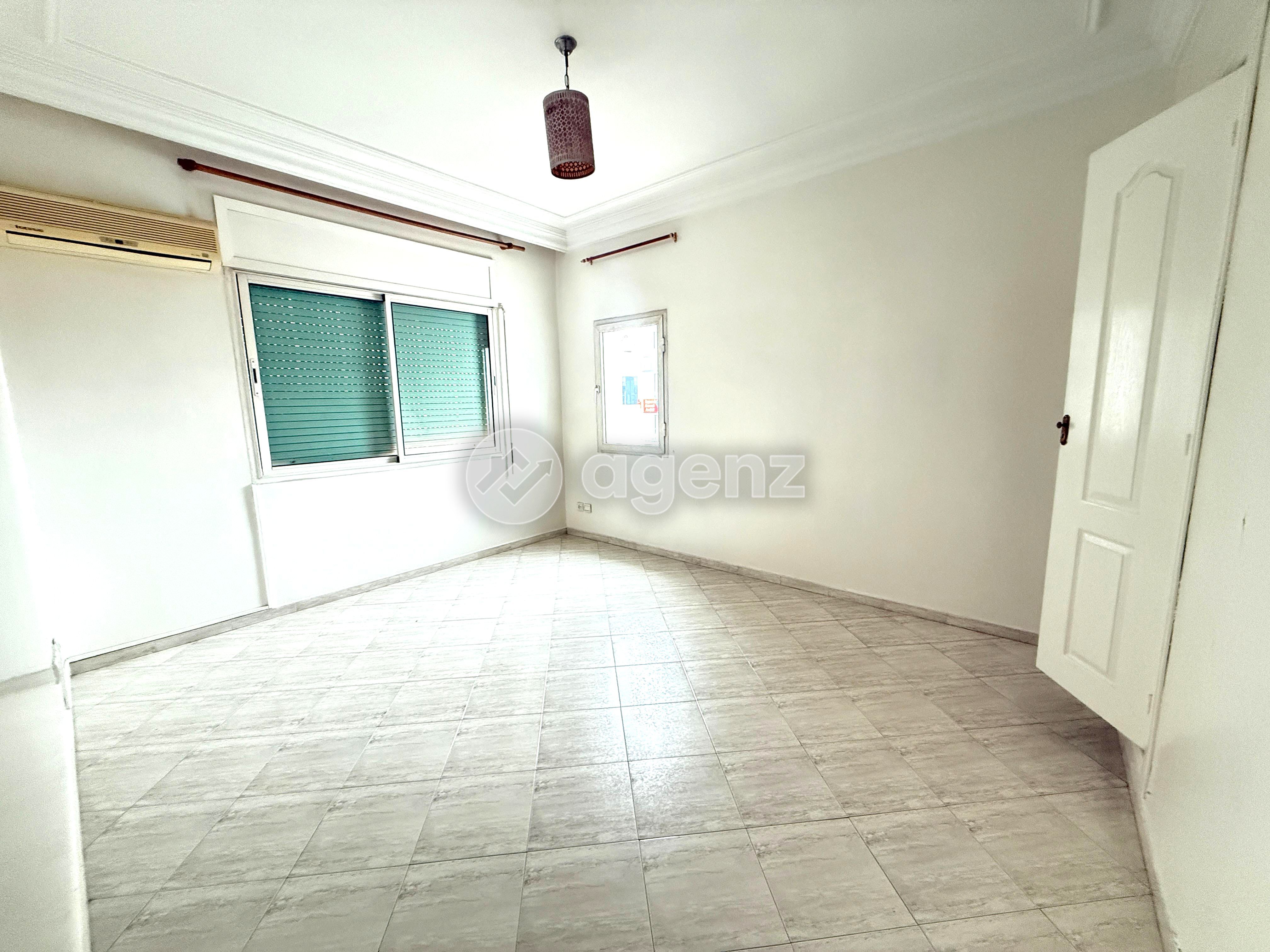 PROFITEZ D’UN APPARTEMENT LUMINEUX ET BIEN AGENCÉ — 3