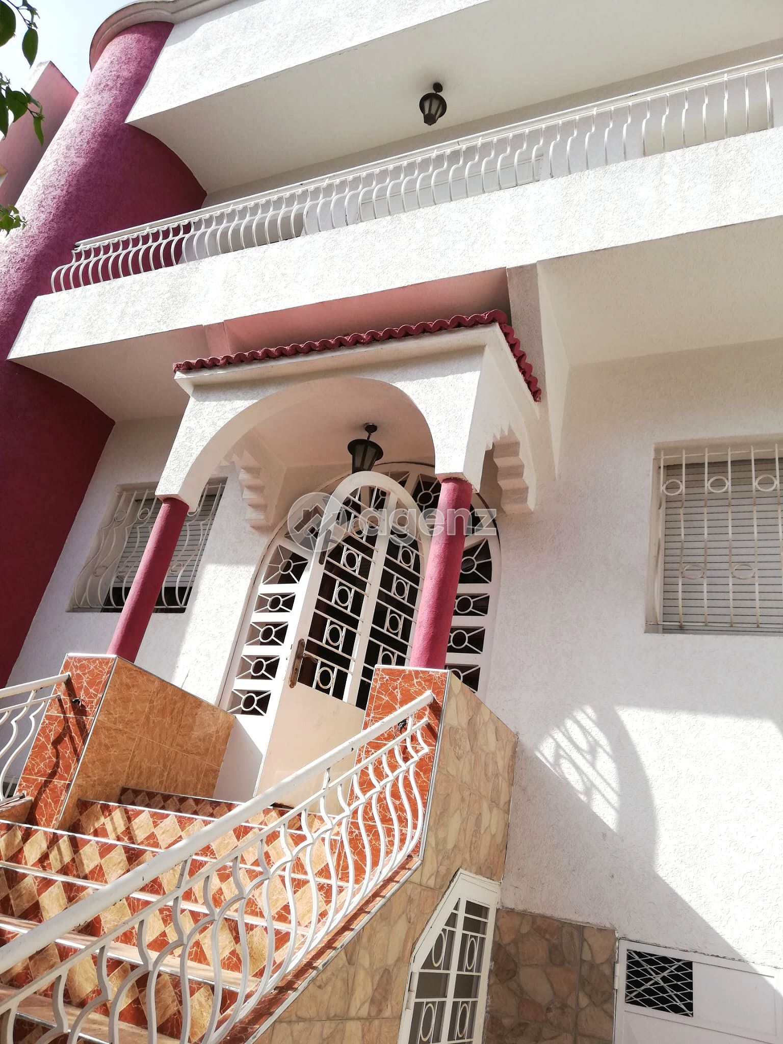 Villa de luxe avec 6 pièces à vendre