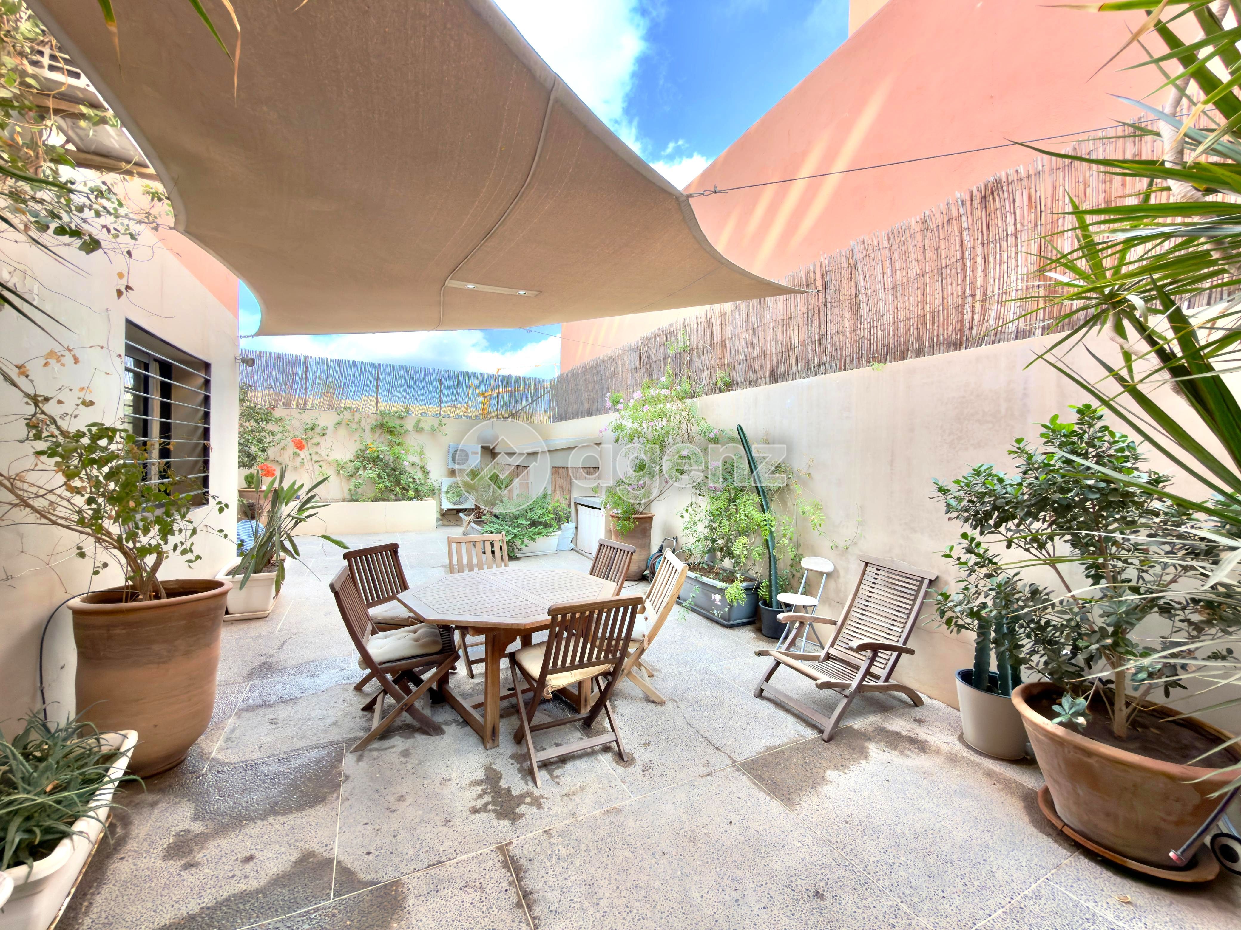 Magnifique appartement de 3 chambres avec vaste terrasse
 — 5