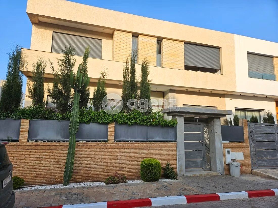 Villa moderne neuve à vendre 
Bouskoura 392m²