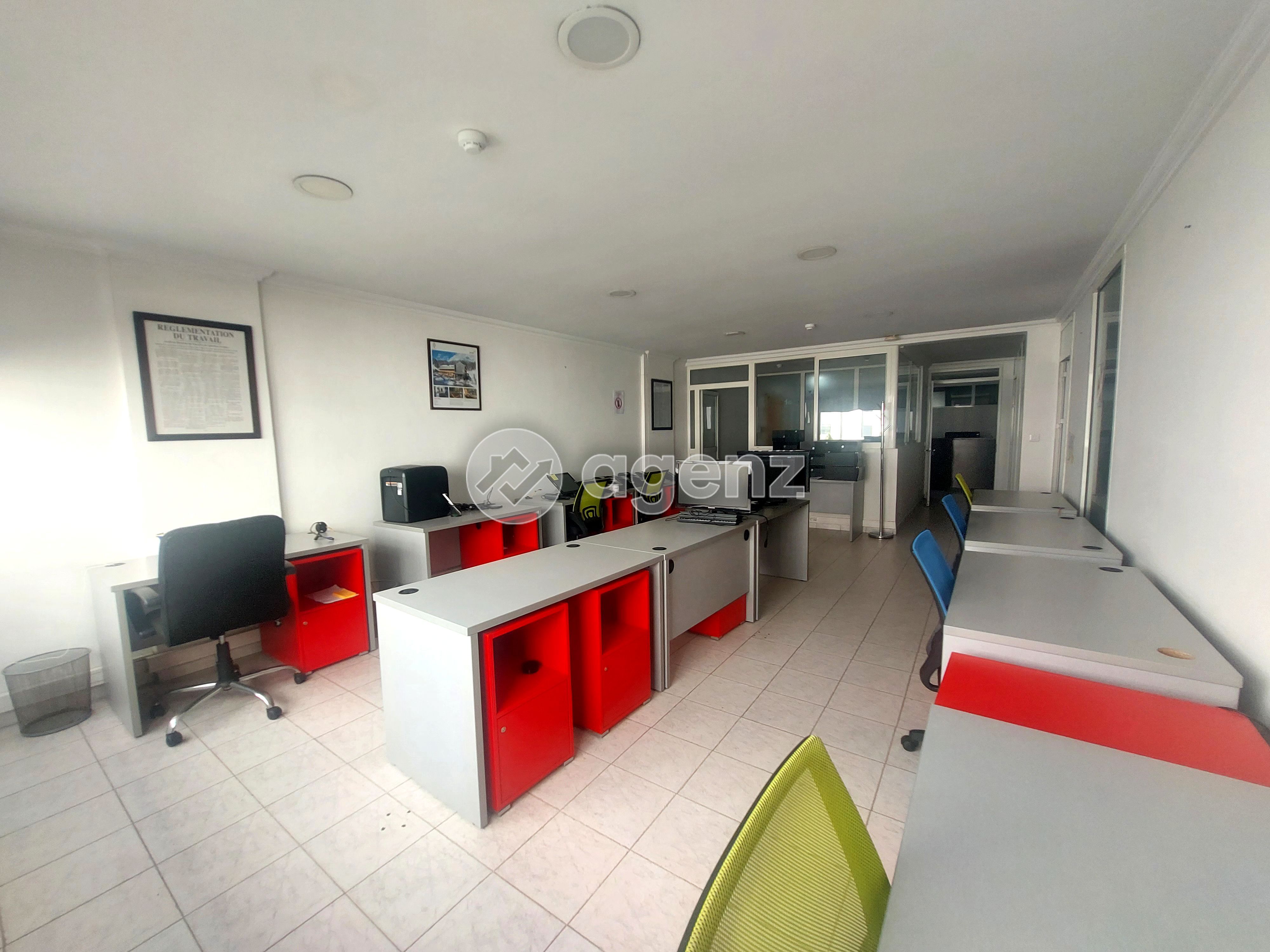 BUREAU MEUBLÉ 245 M² AUX HÔPITAUX