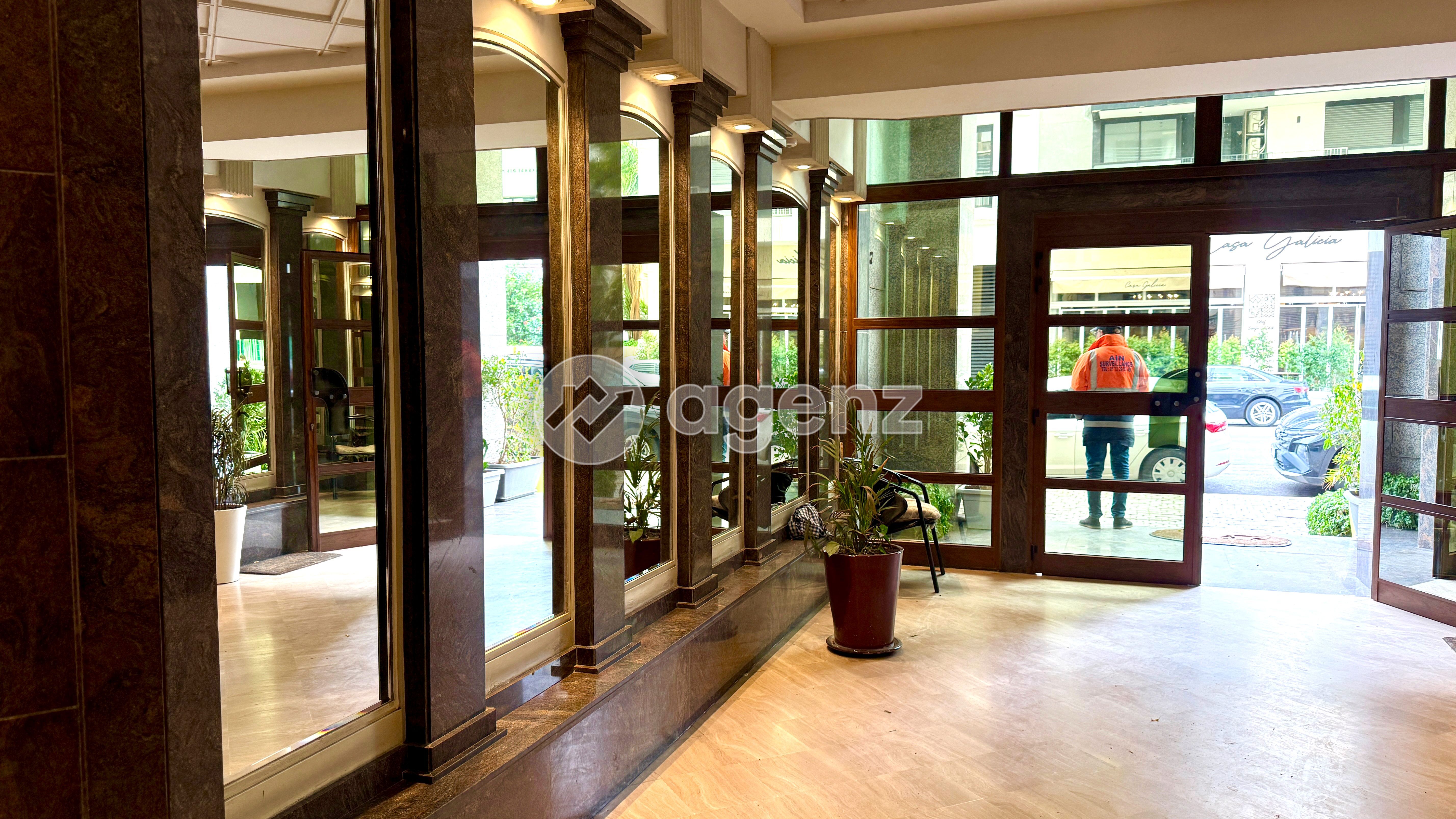 À vendre Appartement de 3 chambres sans vis-à-vis – Palmier