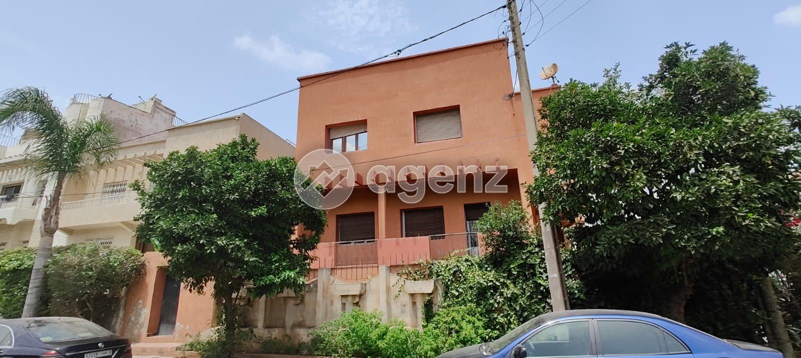 Villa d'Angle 458 m² – Espace, Lumière et Fort Potentiel