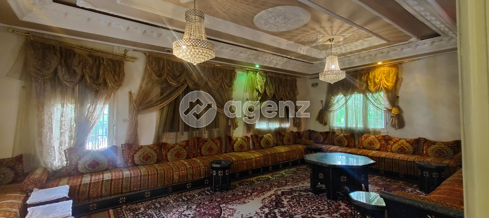 Villa d'Angle 458 m² – Espace, Lumière et Fort Potentiel — 2