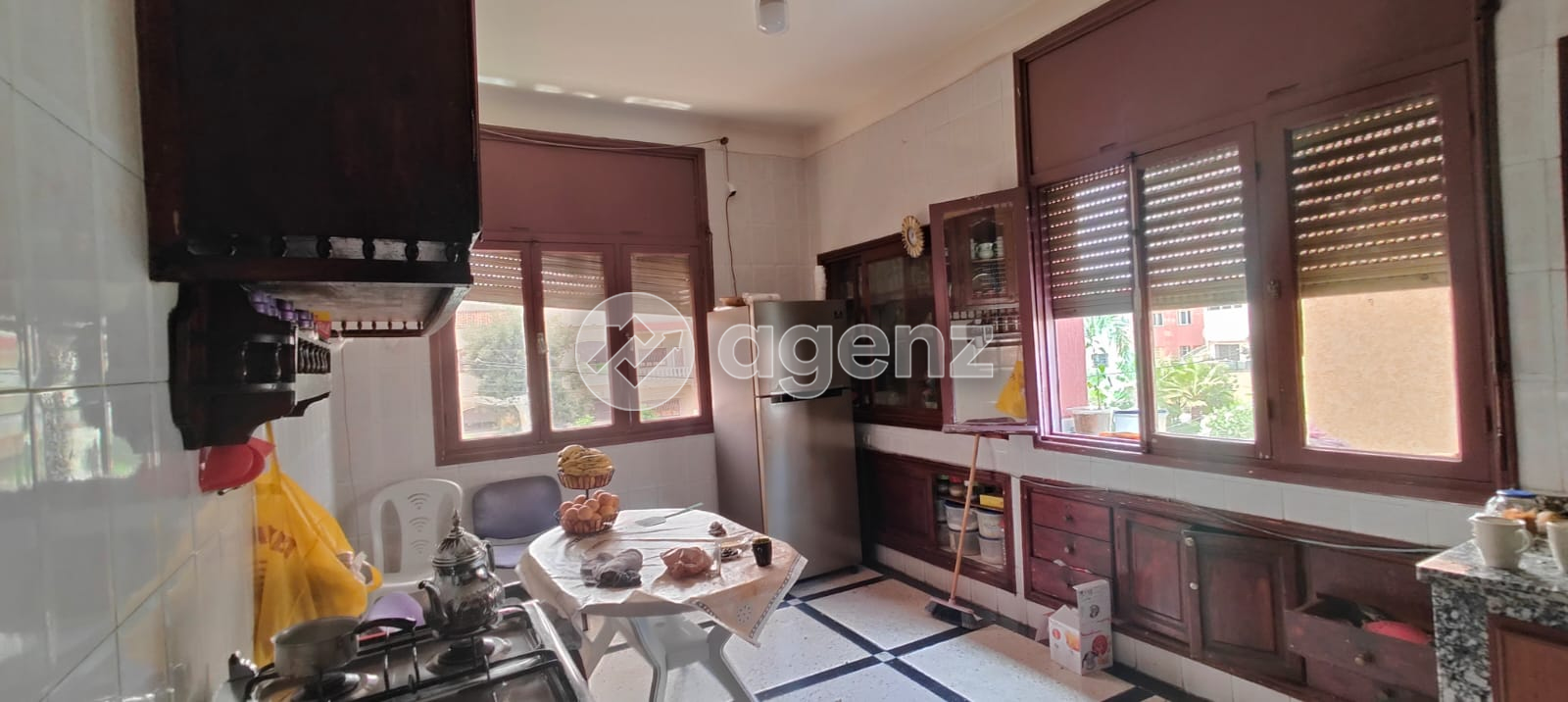 Villa d'Angle 458 m² – Espace, Lumière et Fort Potentiel — 3