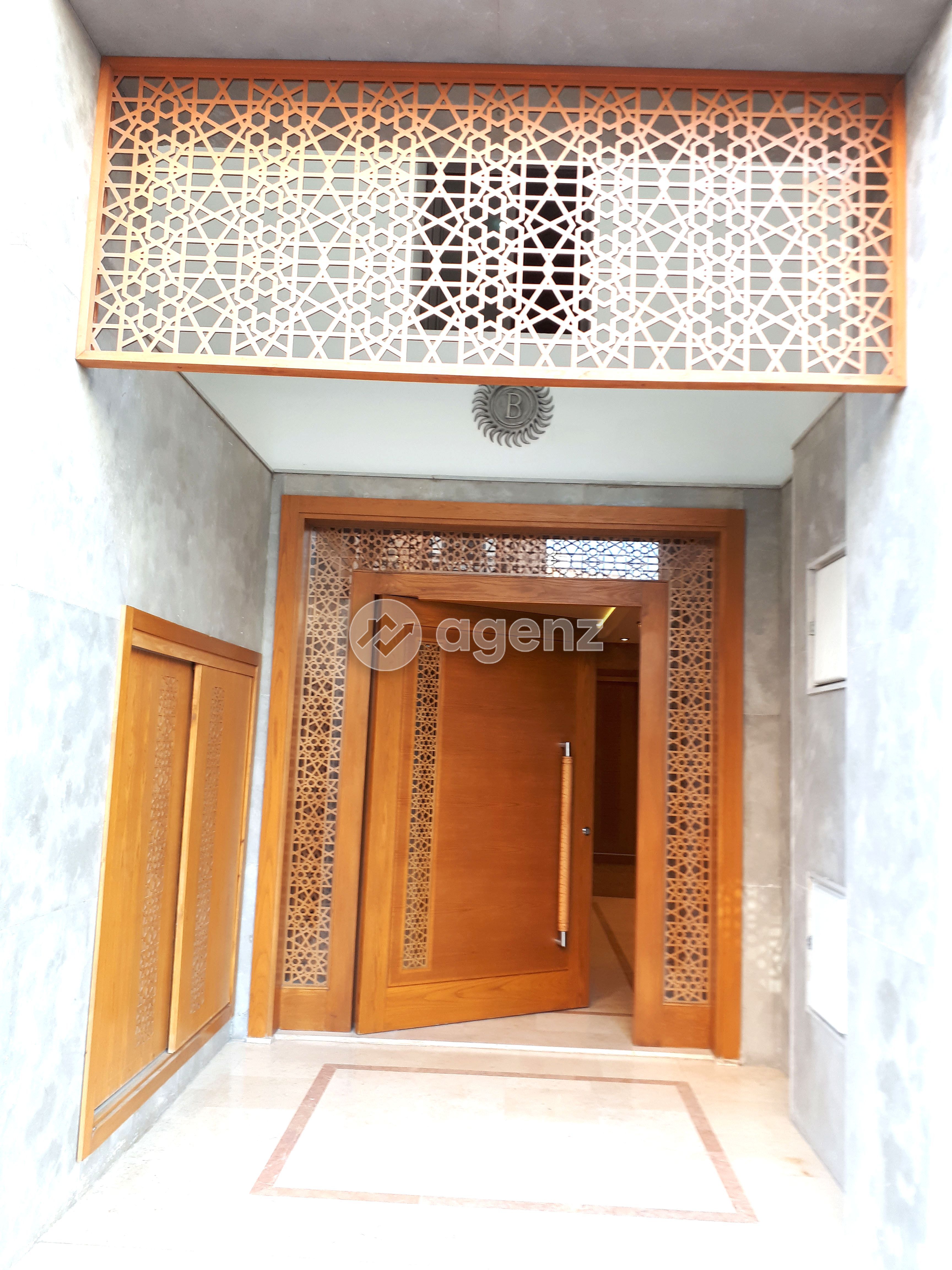 Élégant Appartement de 1 chambre à louer à Liberté au centre ville