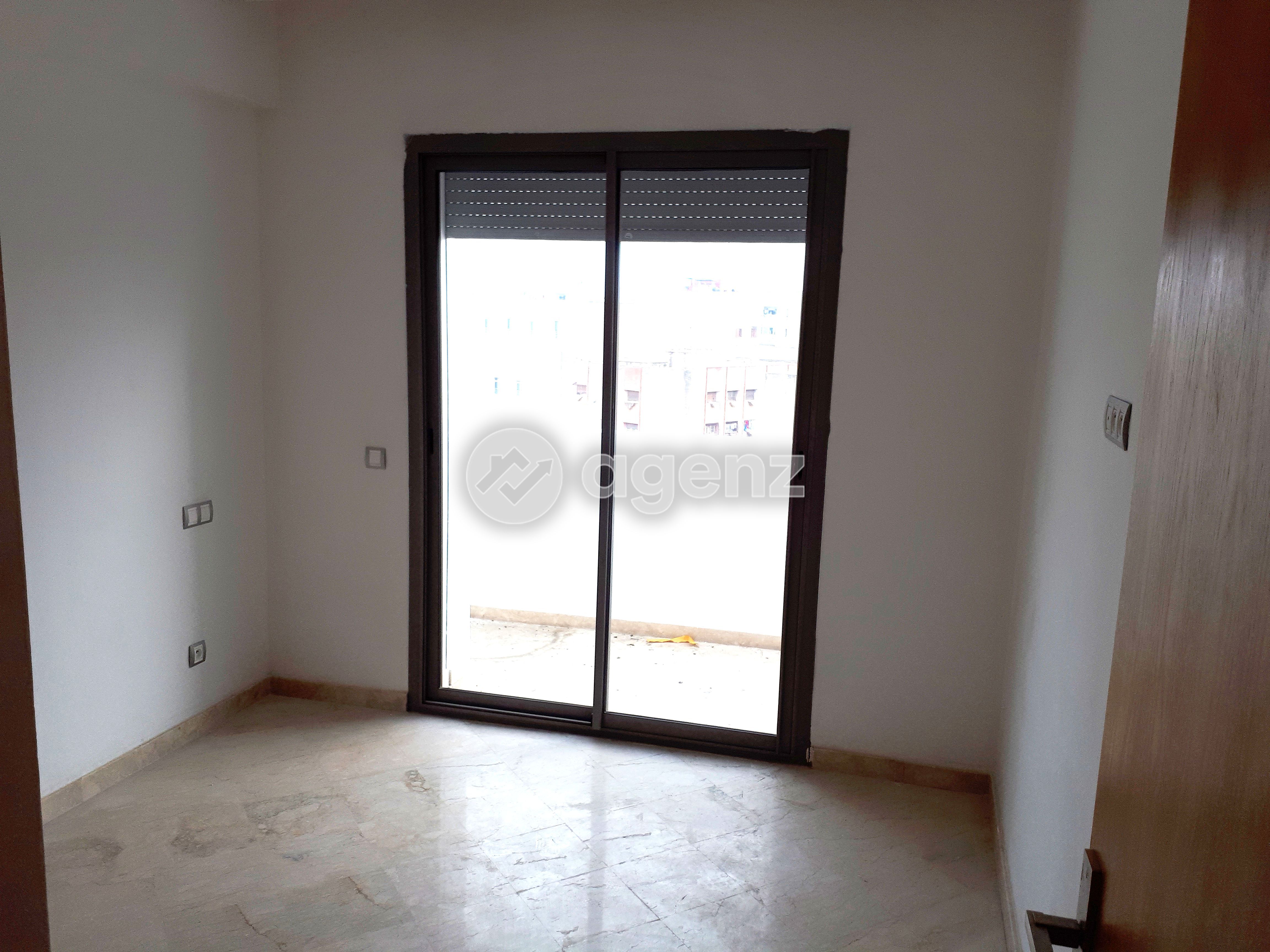 Élégant Appartement de 1 chambre à louer à Liberté au centre ville — 4