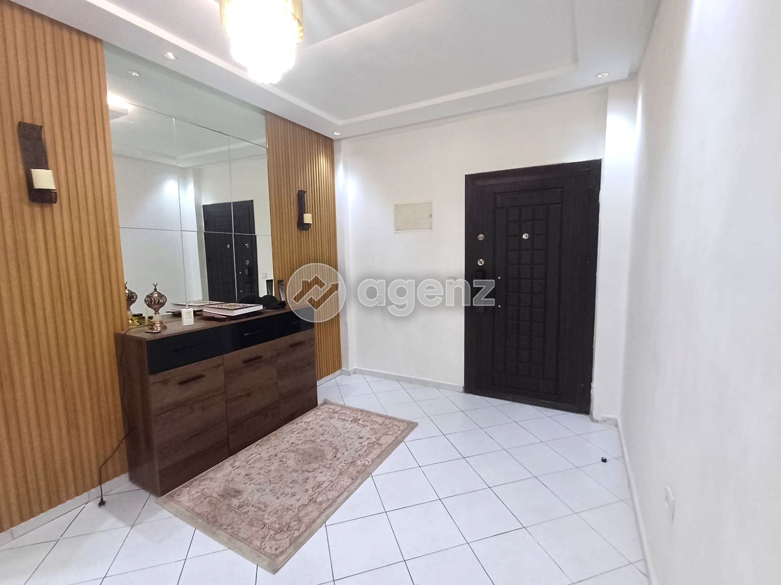 Appartement à vendre à Les Hôpitaux — 5