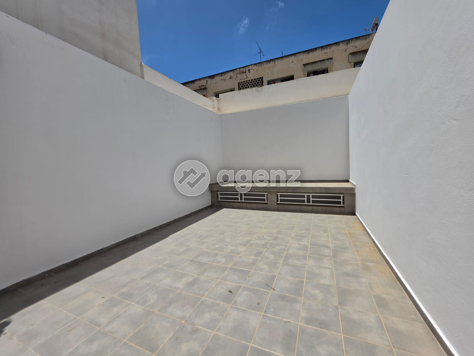 Appartement usage professionnel à louer à Agdal — 2