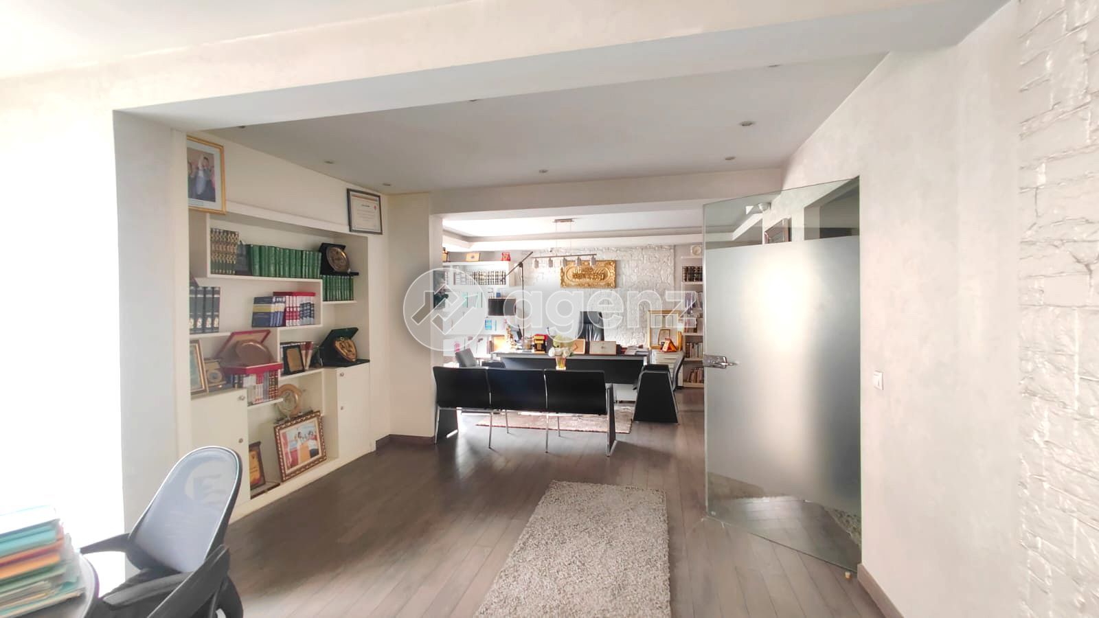 Bureau professionnel - Emplacement recherché — 3