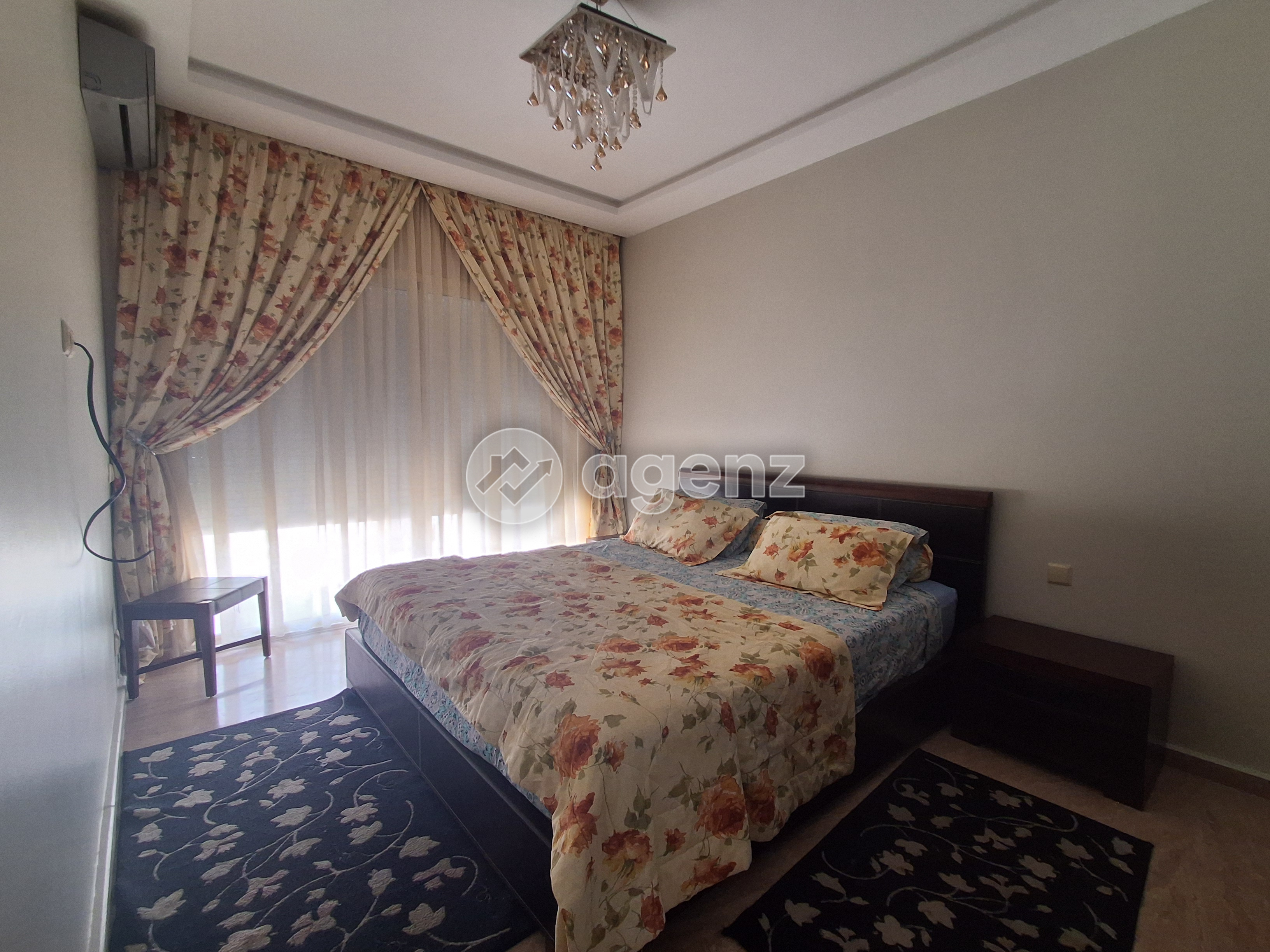 Appartement 200 m² f Les hôpitaux — 2