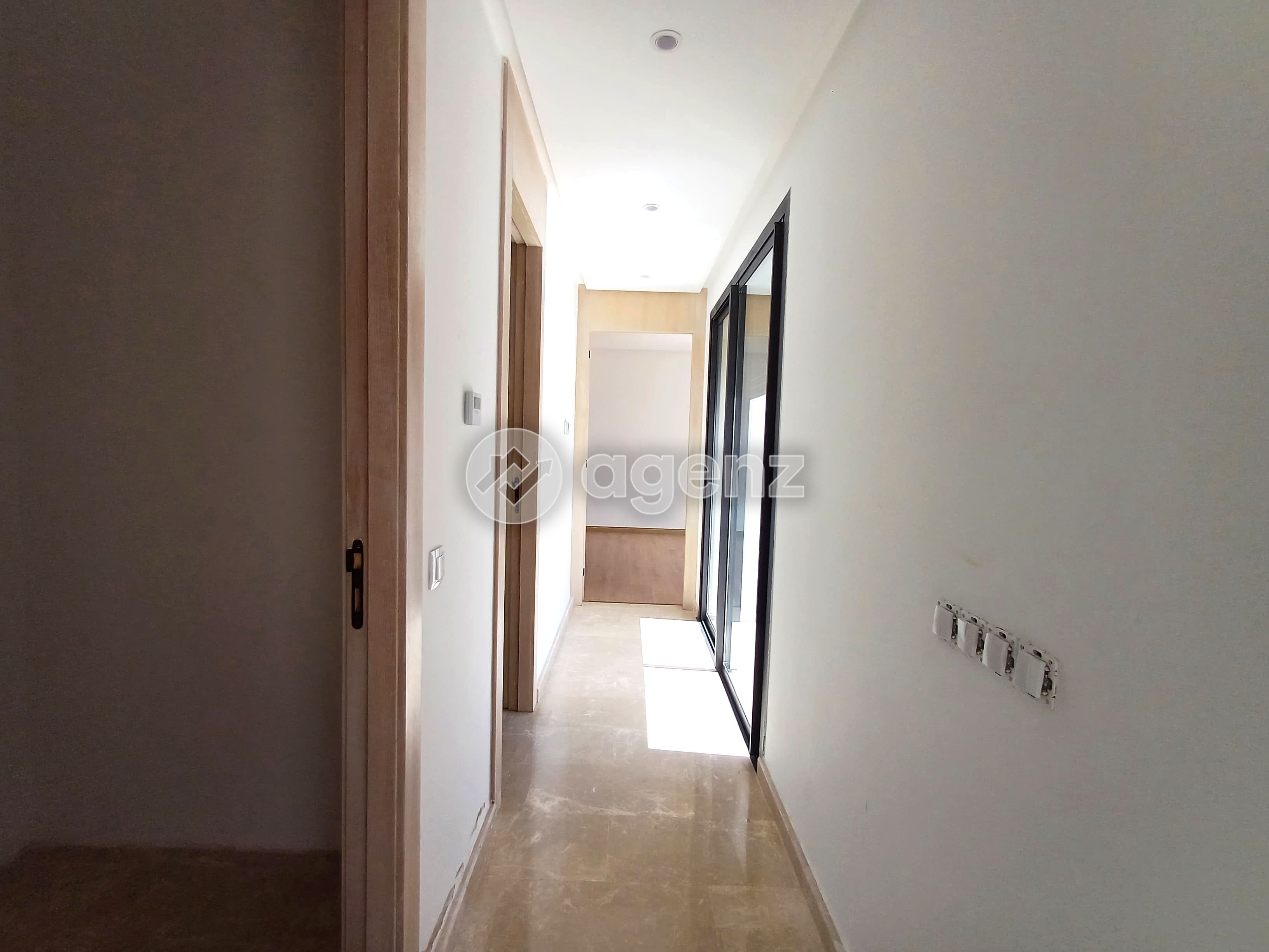 Superbe Appartement de 2 chambres à vendre à Bourgogne Ouest — 4