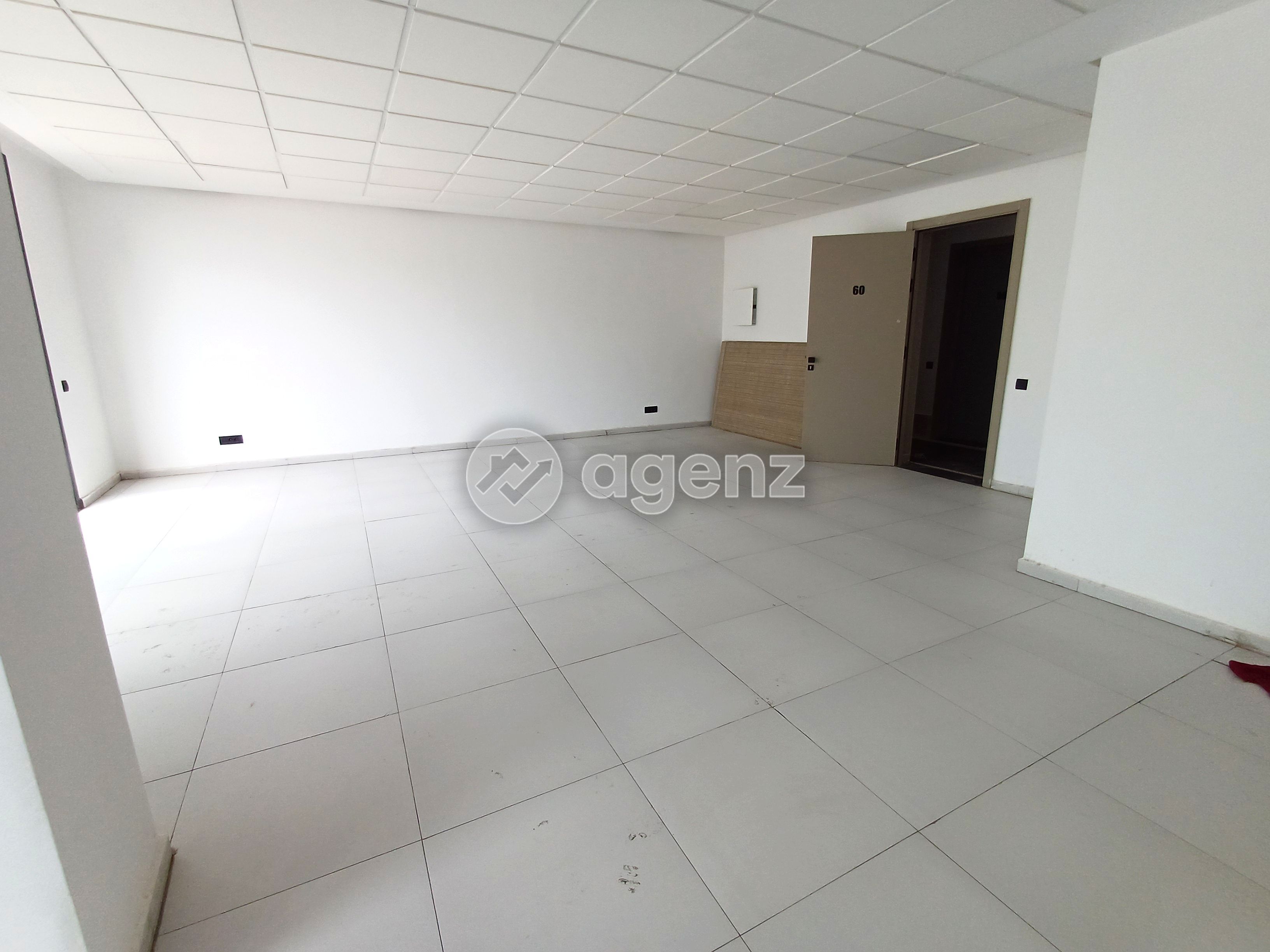Bureau 62 m² à Bourgogne Ouest — 4