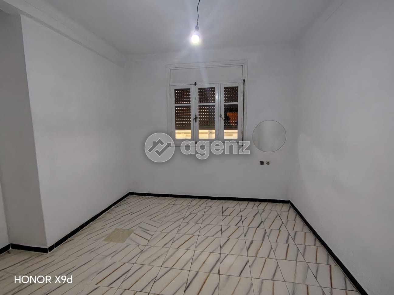 BUREAU SUR LE BD SOUHAIB ROMI 5500 DH  — 5