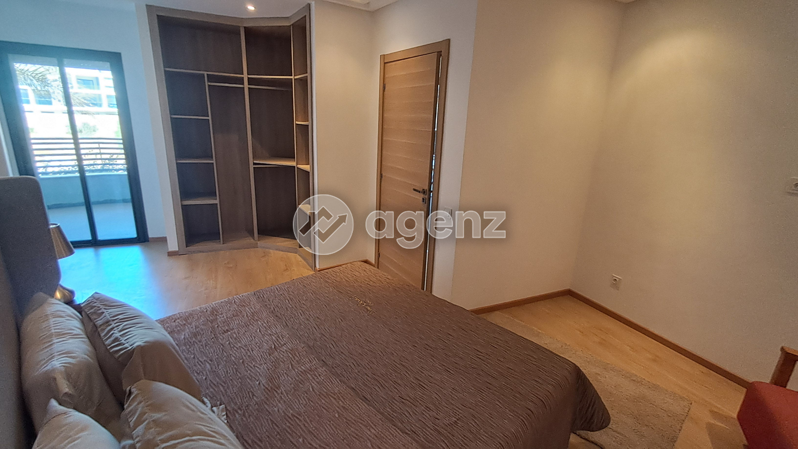 Exceptionnel Appartement de 3 chambres A vendre à Californie — 2