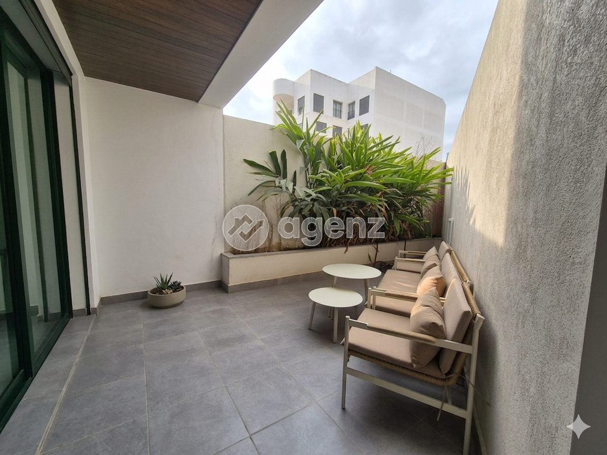 Franceville: Studio terrasse  — 5