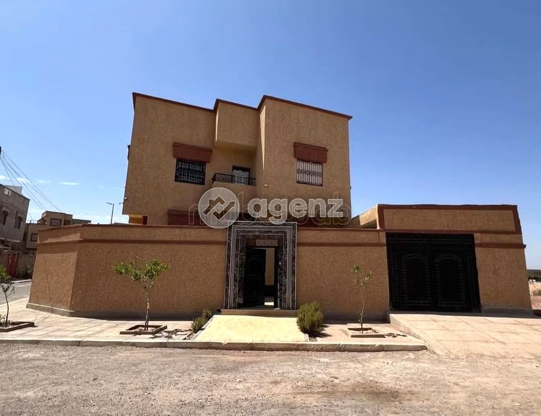 Villa moderne 3 façades avec piscine à Marrakech
