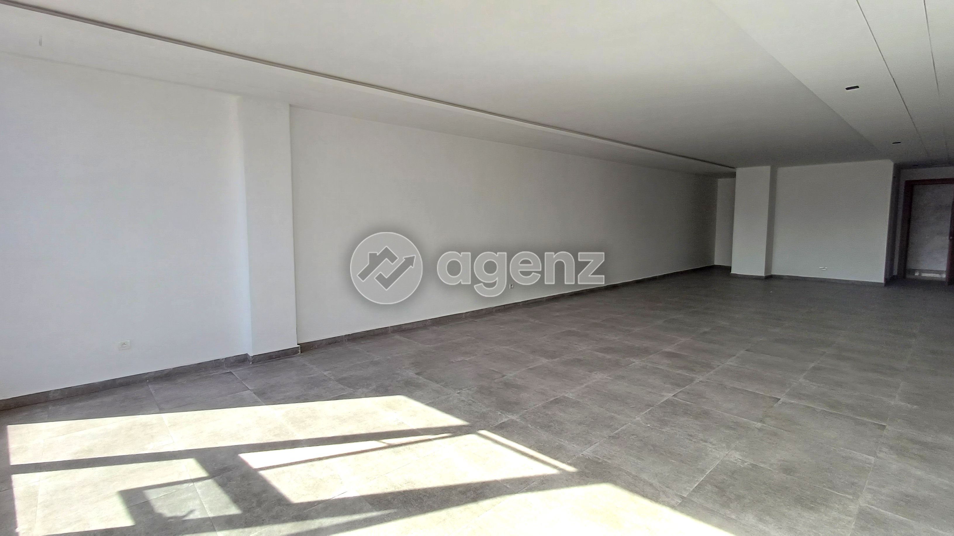 PLATEAU DE BUREAU – LUMINEUX, MODERNE ET FONCTIONNEL — 4
