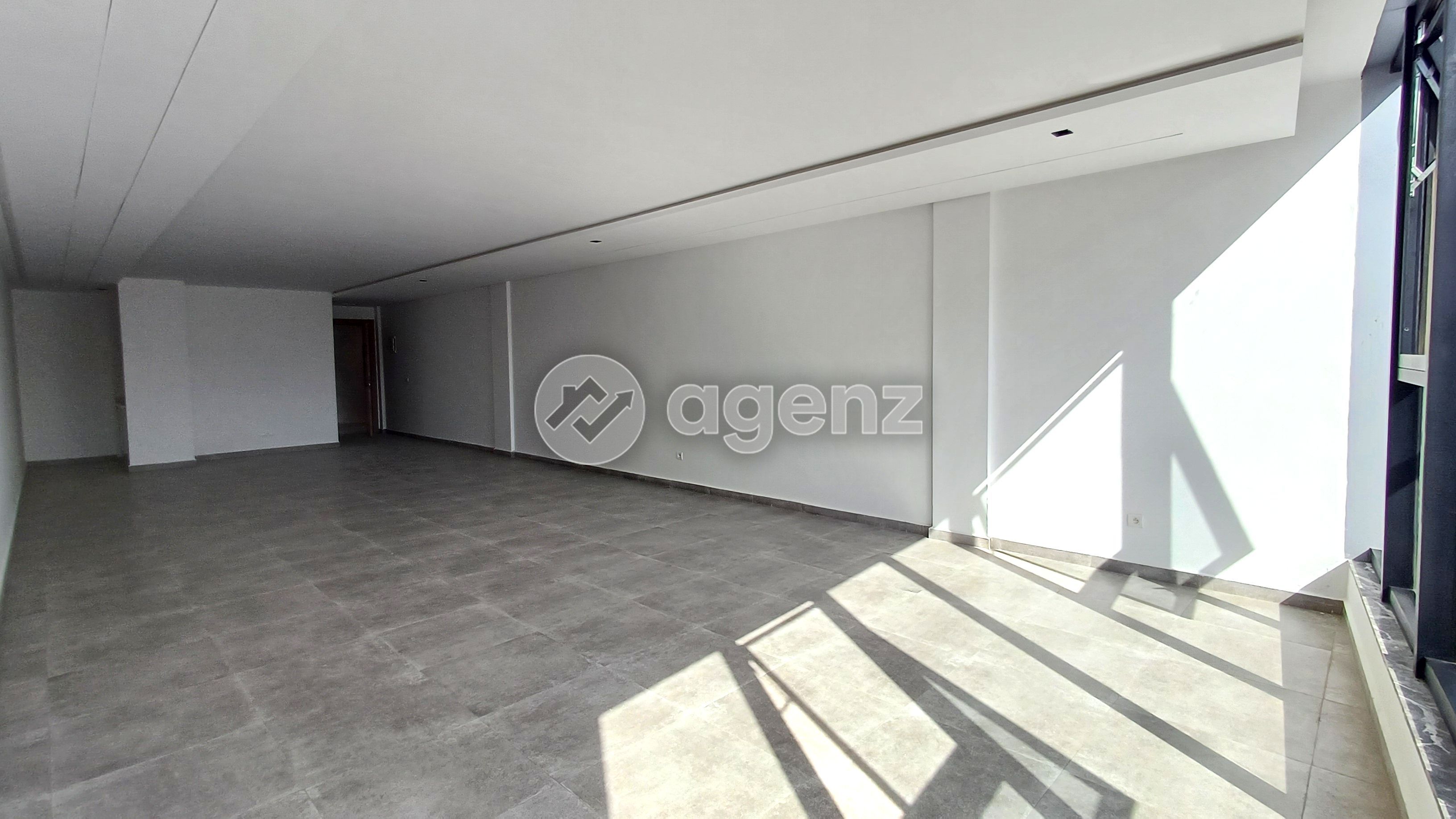 PLATEAU DE BUREAU – LUMINEUX, MODERNE ET FONCTIONNEL — 3