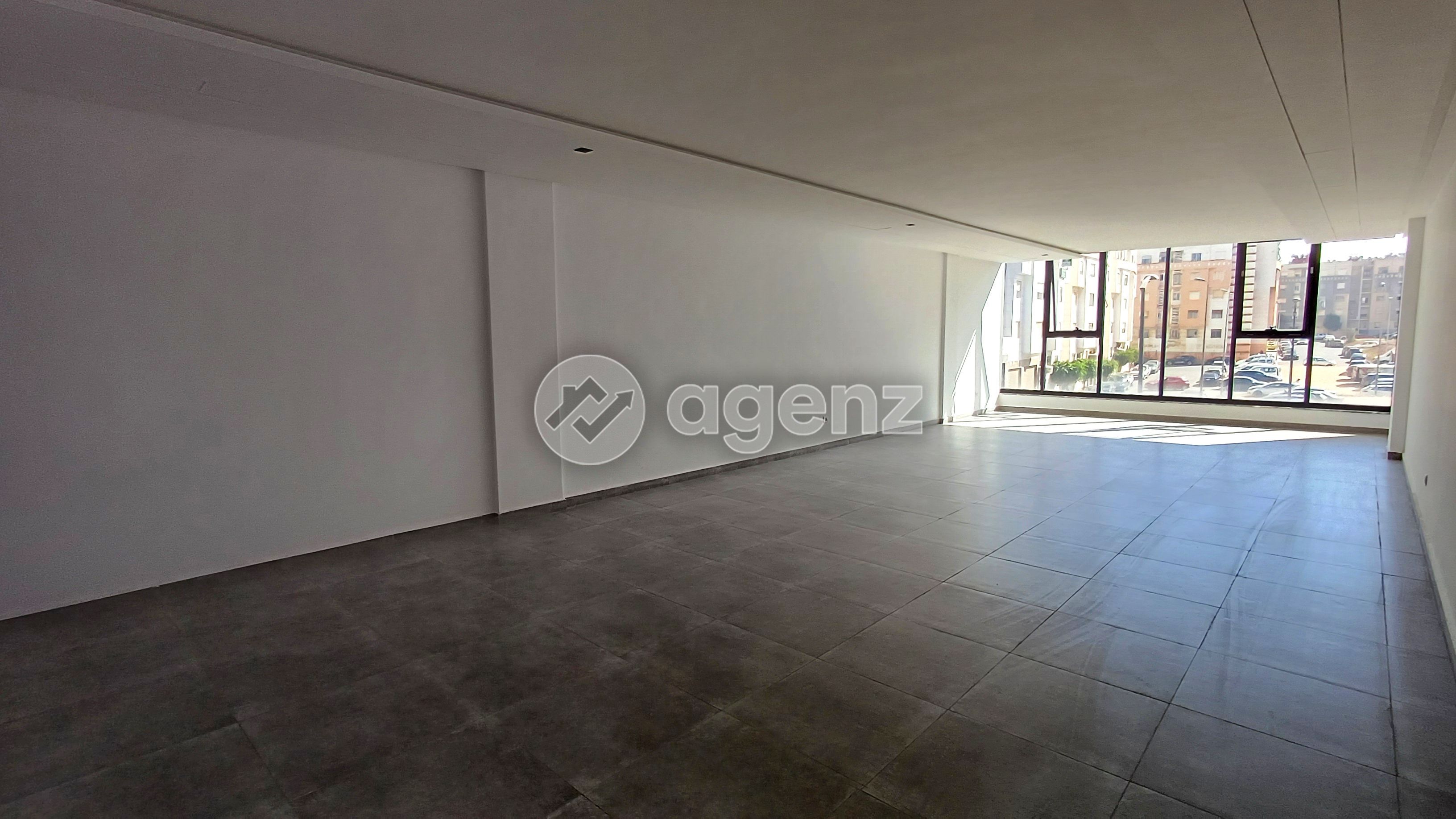 PLATEAU DE BUREAU – LUMINEUX, MODERNE ET FONCTIONNEL — 2