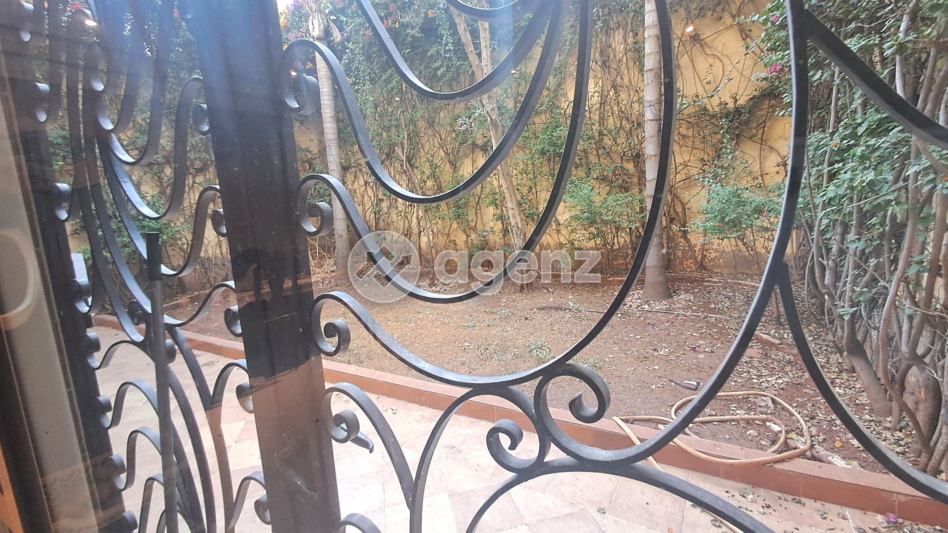 Villa de 250 m² à Al Mostakbal - Casablanca — 5
