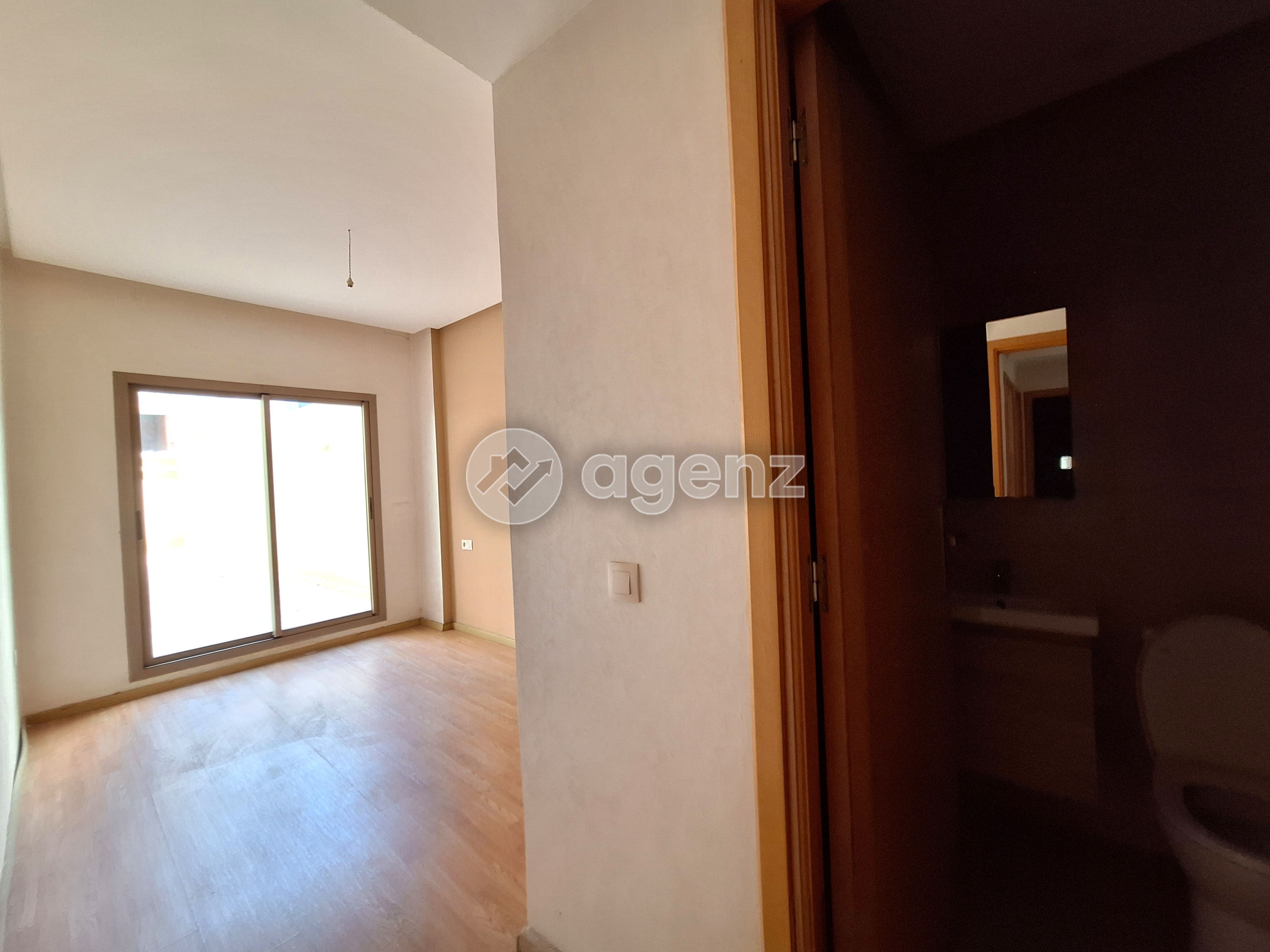 Exceptionnel Appartement de 2 chambres à vendre à Les Hôpitaux — 2
