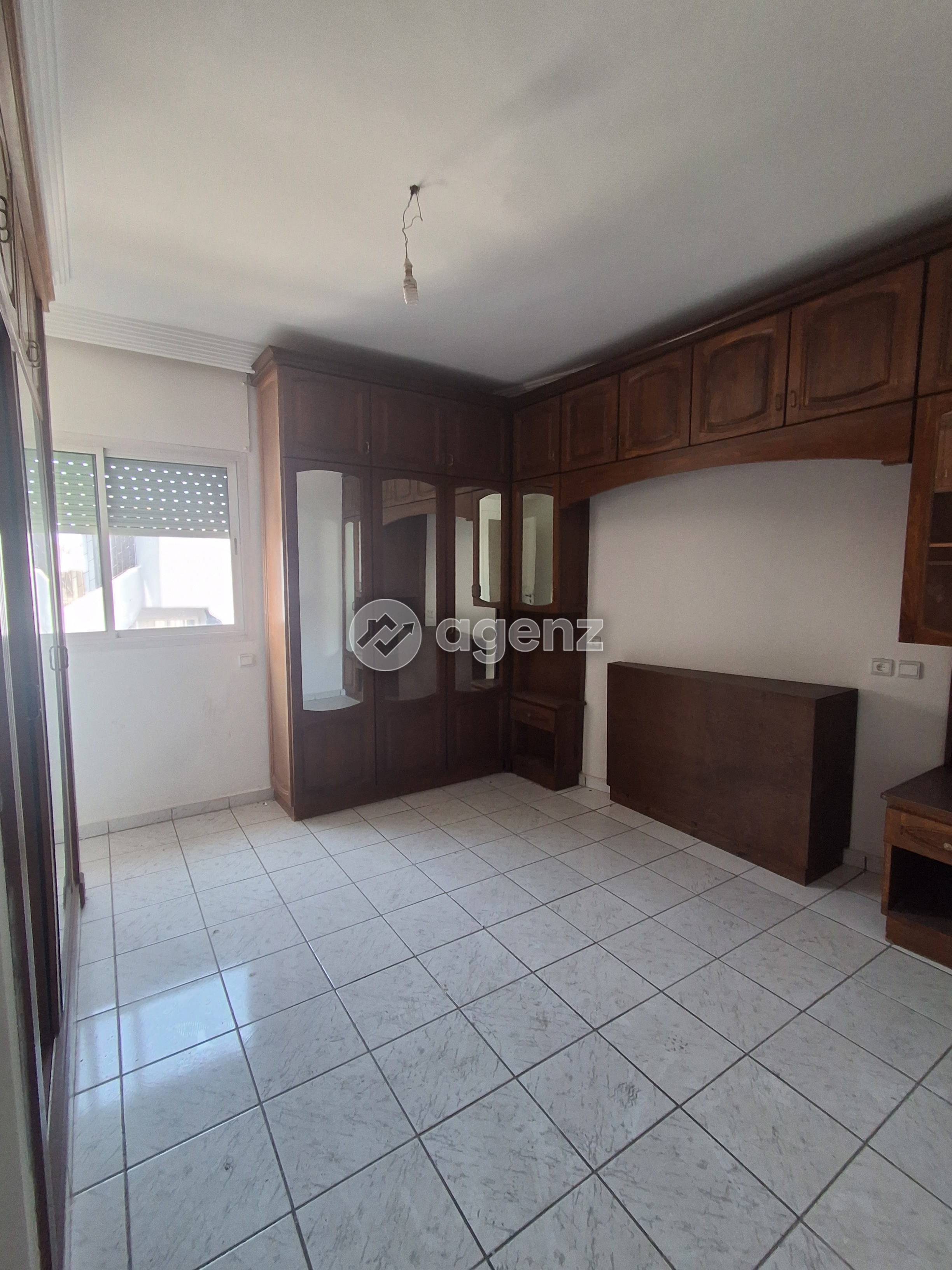 Appartement aux  Hôpitaux – À rénover selon votre goût — 2