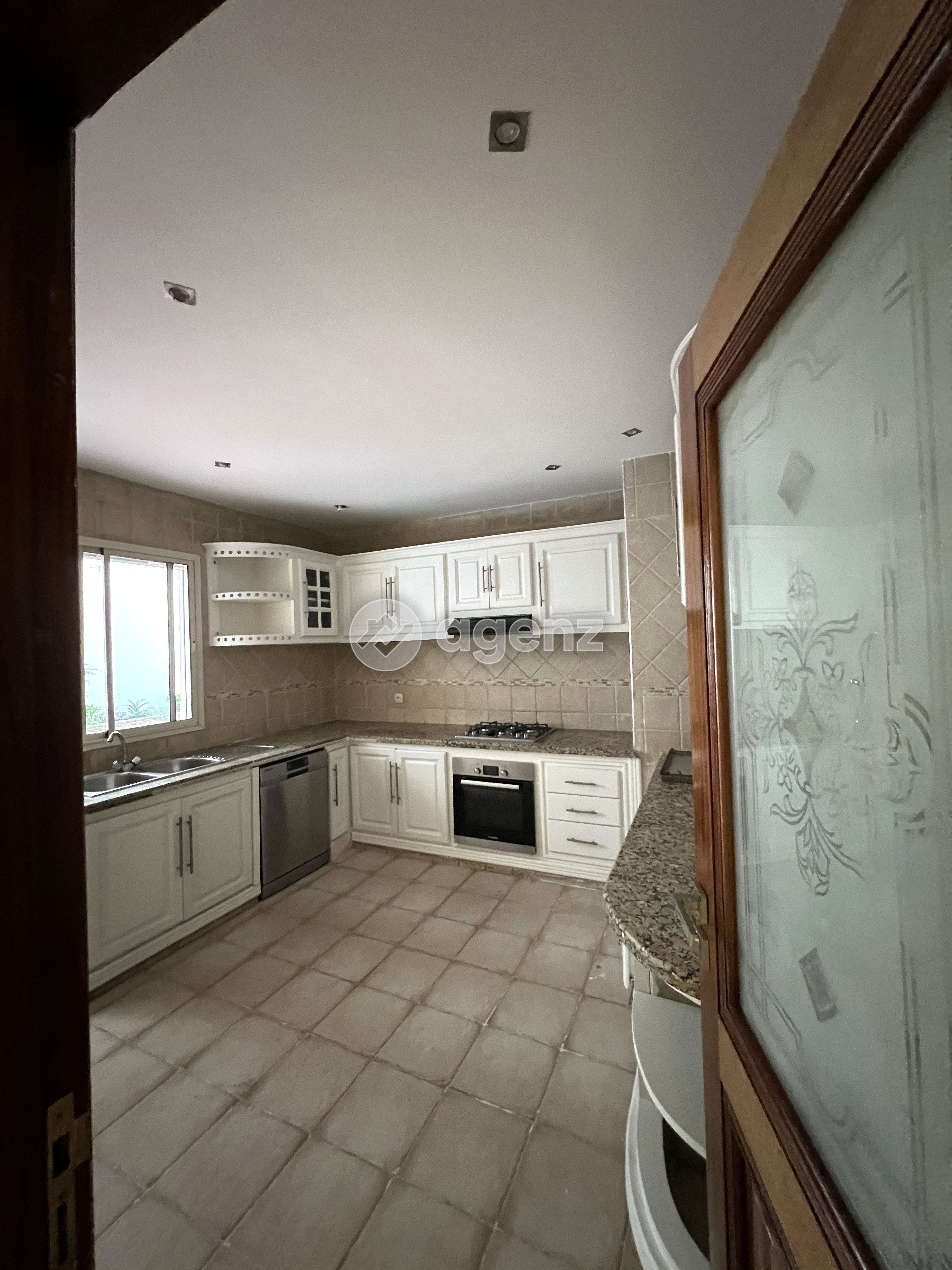 Appartement à louer à Hay Alfarah — 4