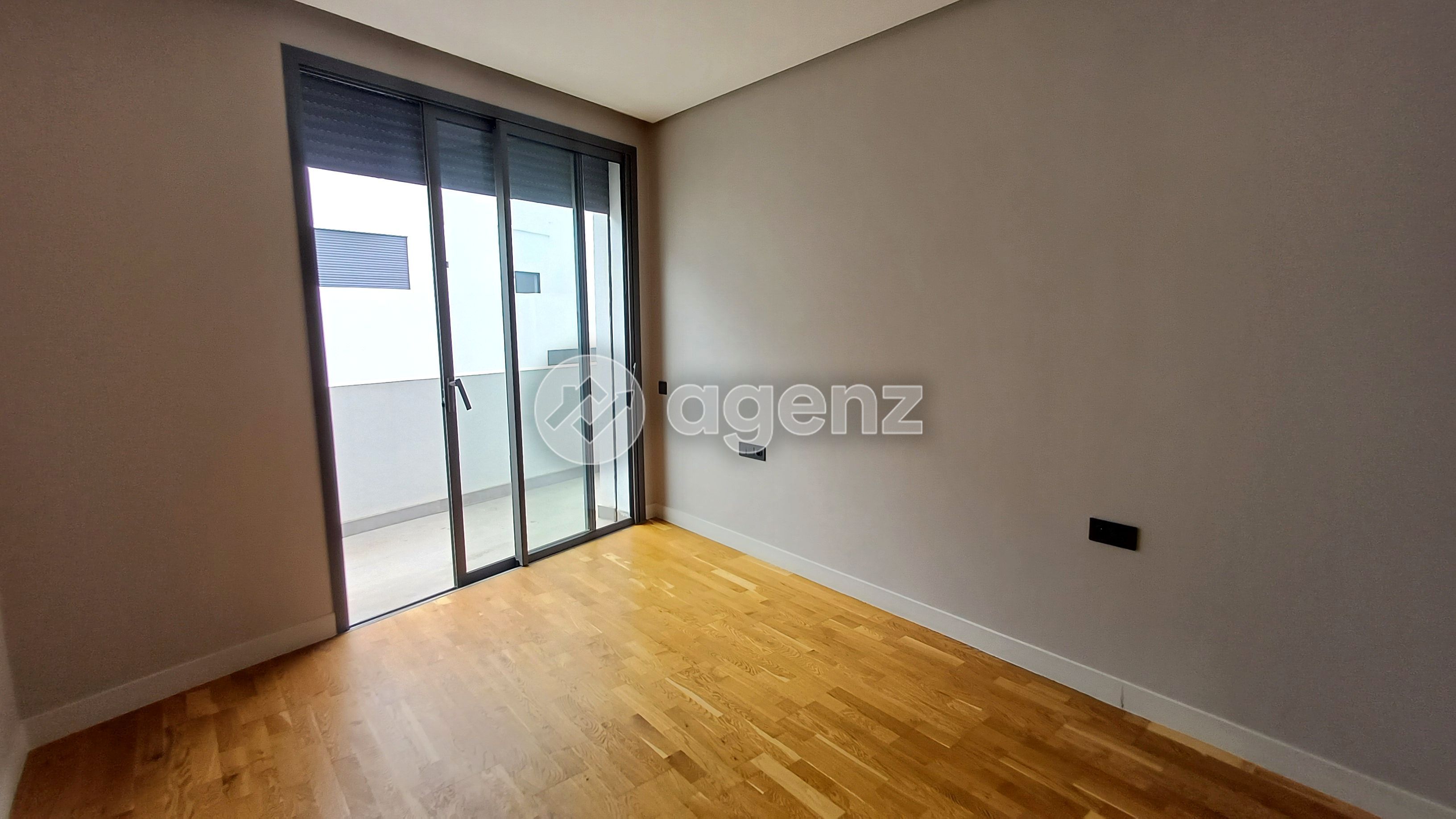 Authentique Appartement de 3 chambres à vendre à Les princesses — 3