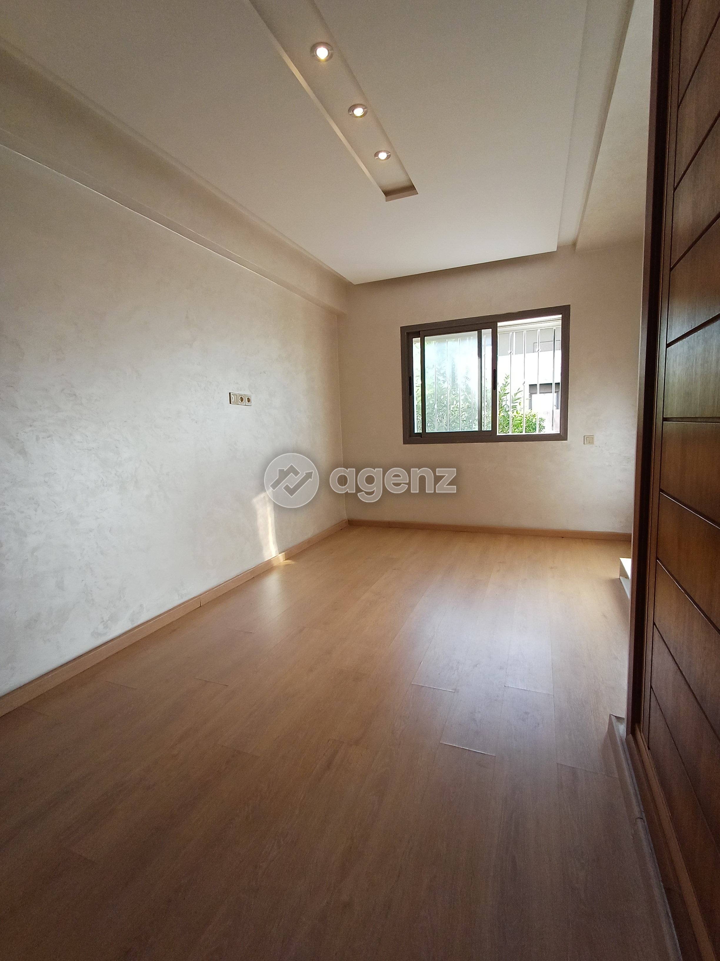 Appartement bien placé - Résidence avec piscines — 3