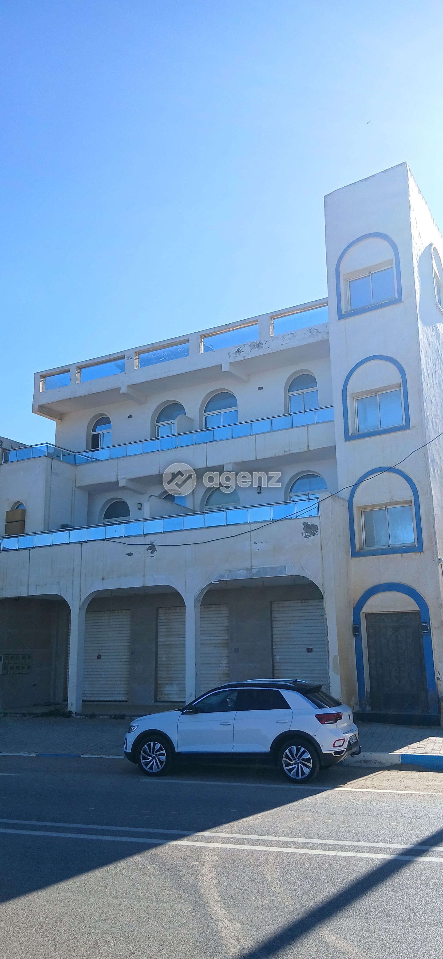 Immeuble moderne de 11 pièces à vendre — 2