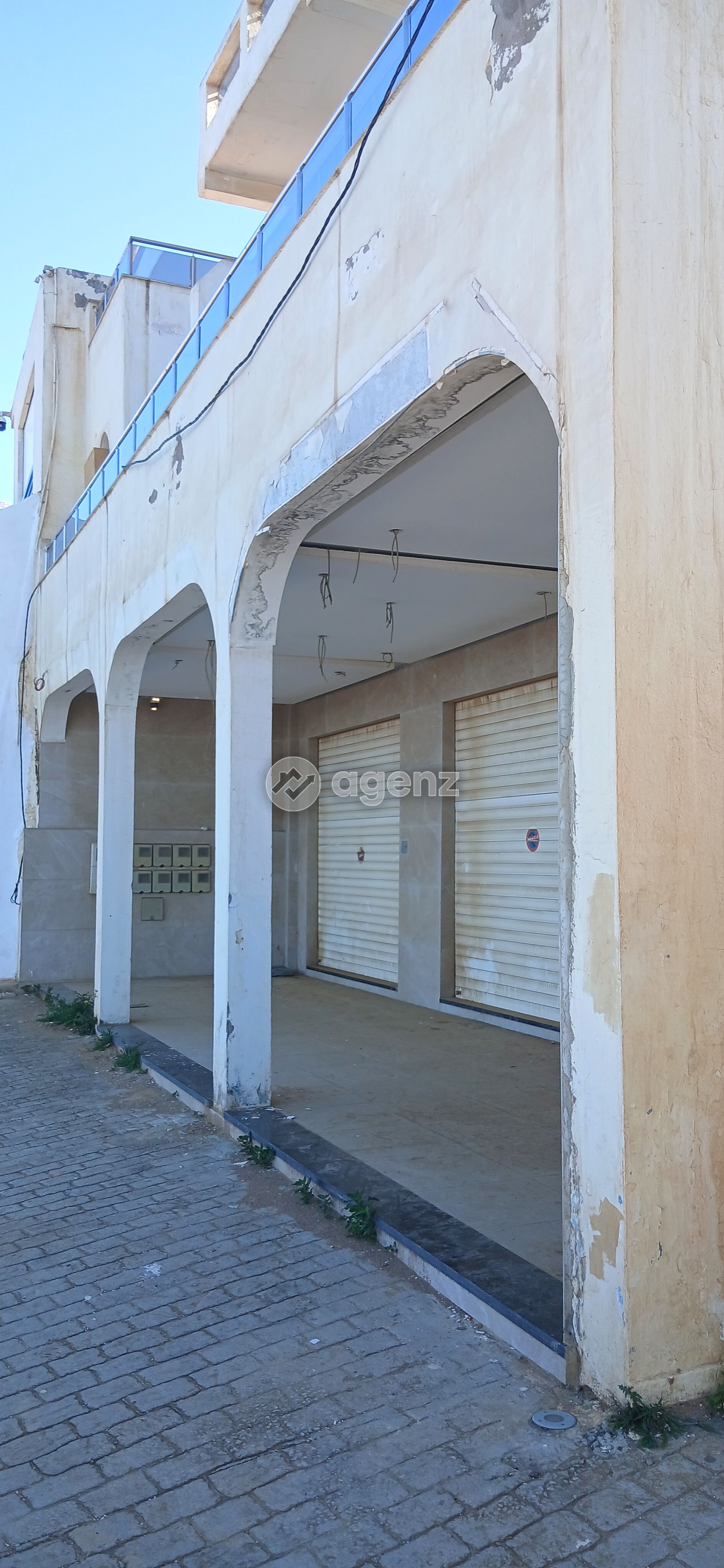 Immeuble moderne de 11 pièces à vendre — 3