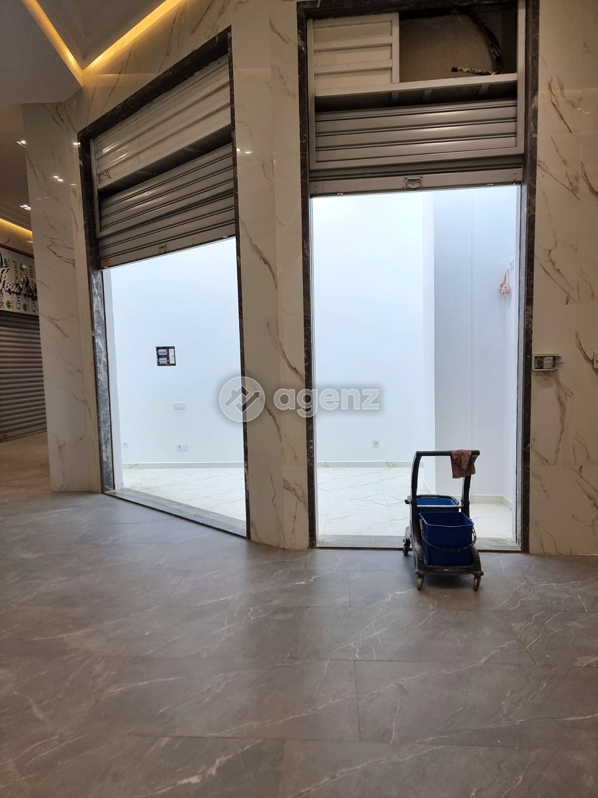 Commerce à vendre à Sidi Maarouf