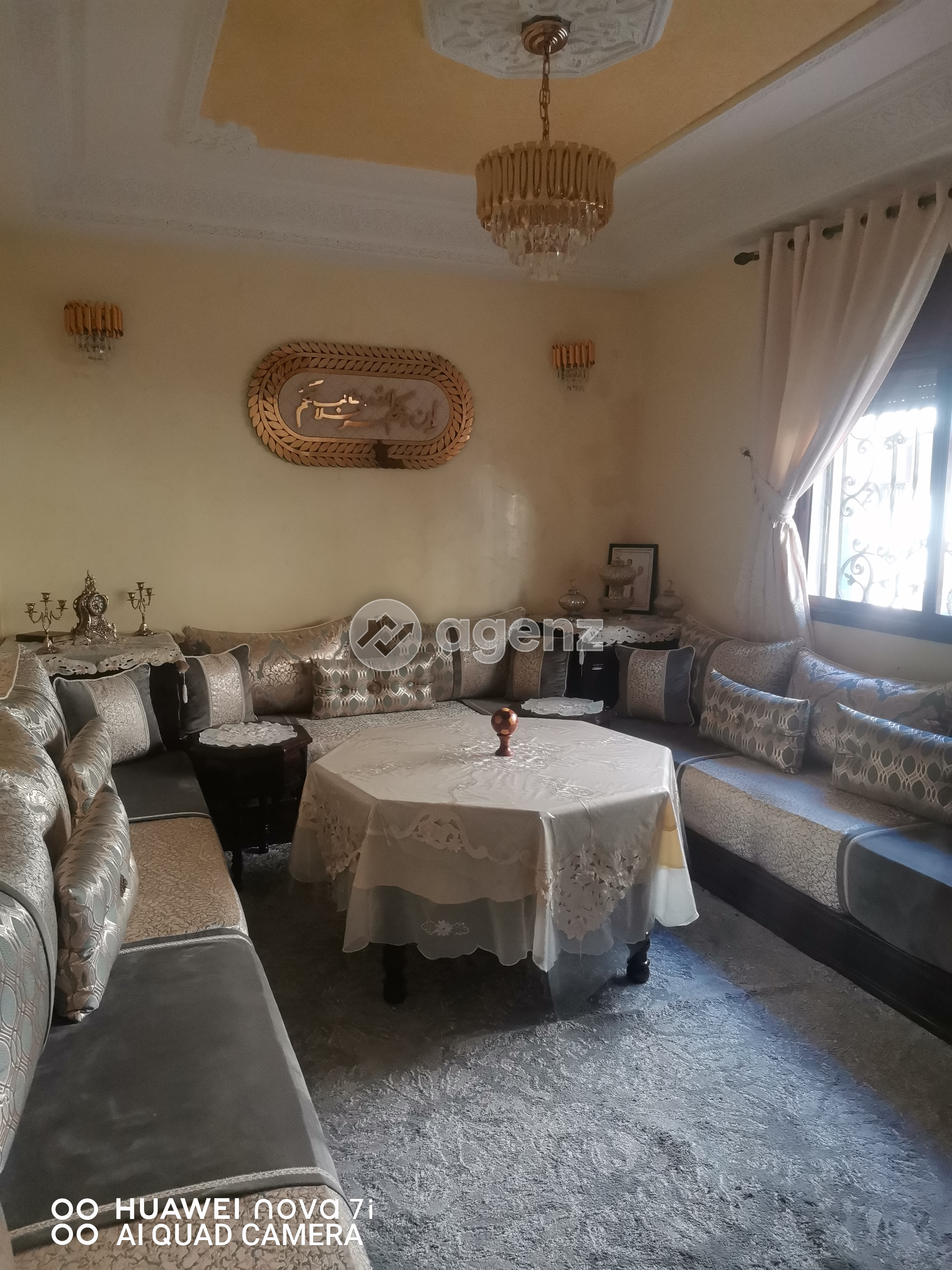 Prestigieux Appartement a 87 m carre  de 2 chambres et salon et  la cour à vendre à Hay Riad