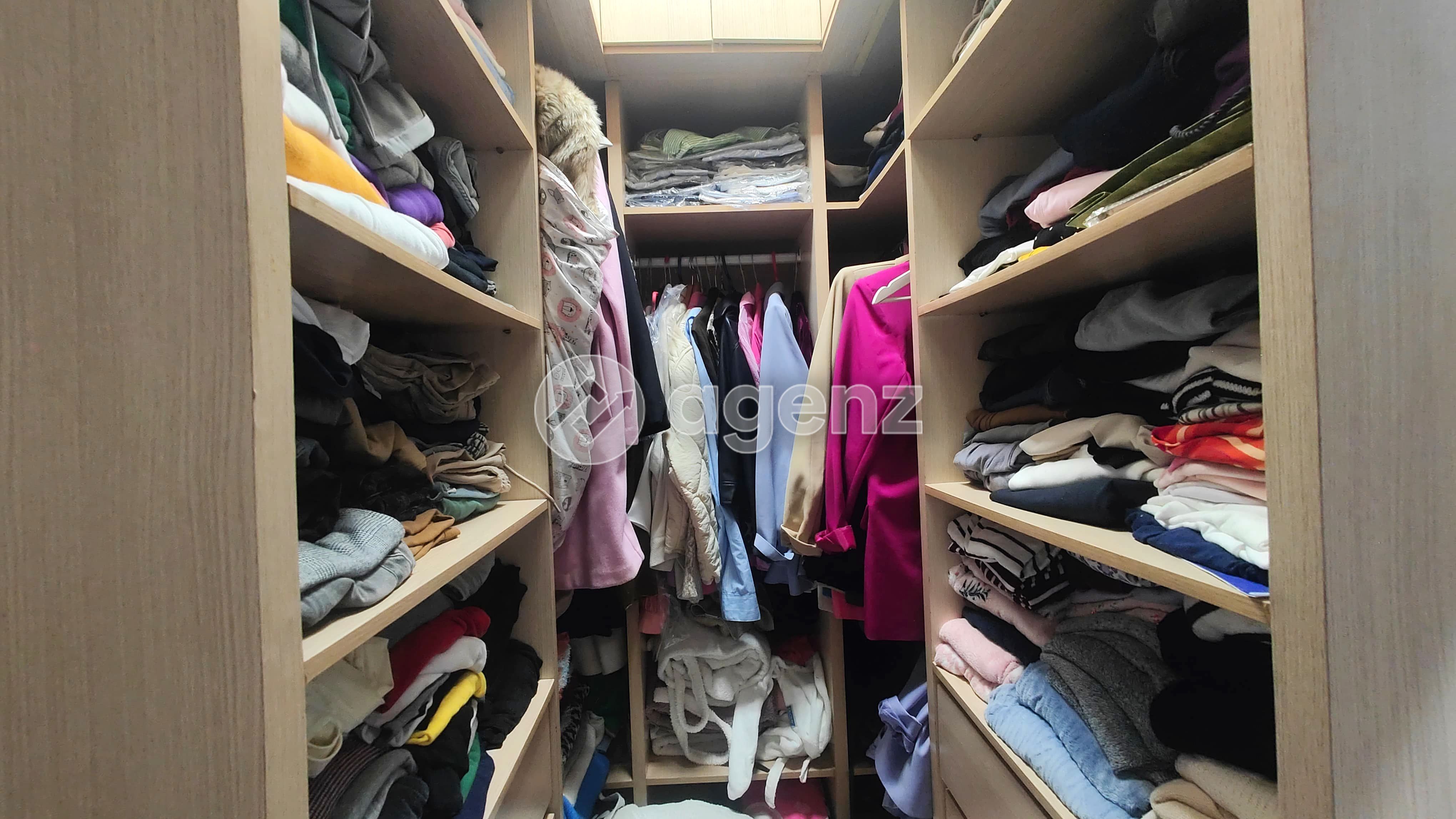 APPARTEMENT ENSOLEILLÉ ET RÉNOVÉ AU CŒUR DE CASABLANCA — 5