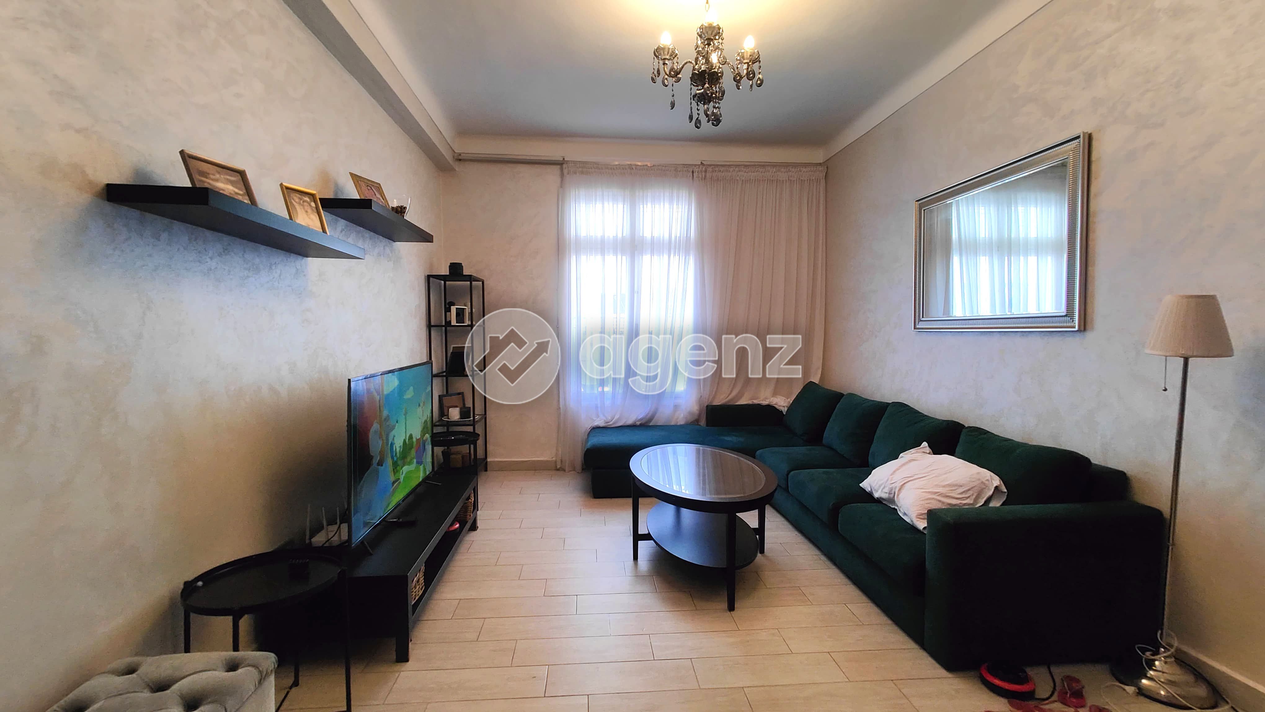 APPARTEMENT ENSOLEILLÉ ET RÉNOVÉ AU CŒUR DE CASABLANCA — 4