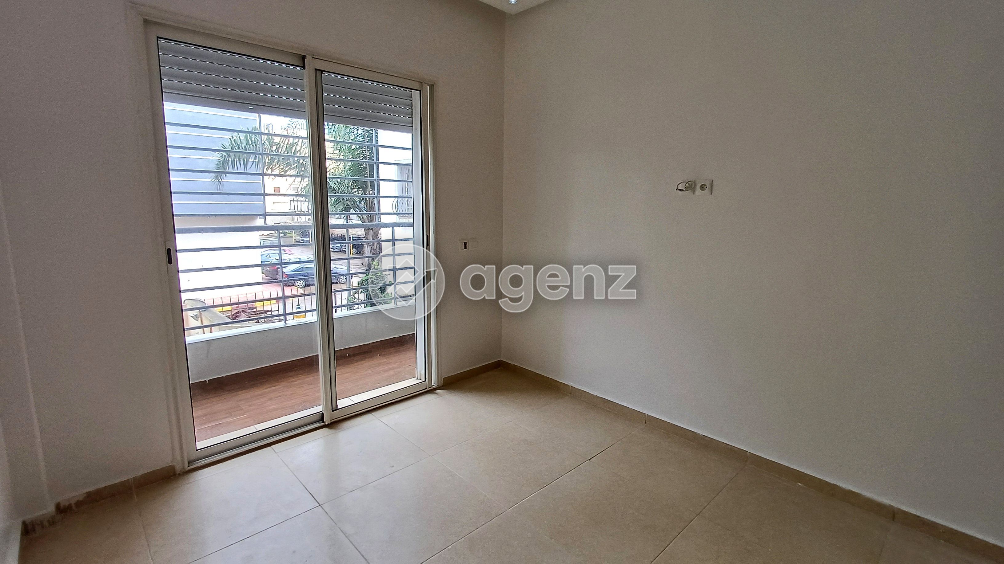 Charmant Appartement de 2 chambres à vendre à Oulfa — 2