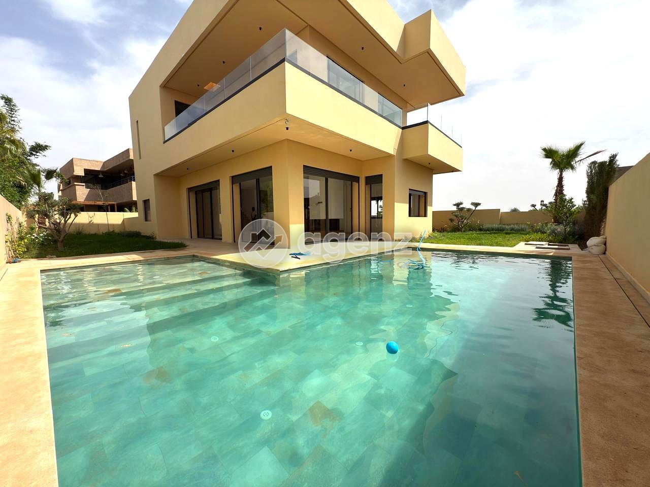 Villa moderne 5 suites à vendre à Amelkis