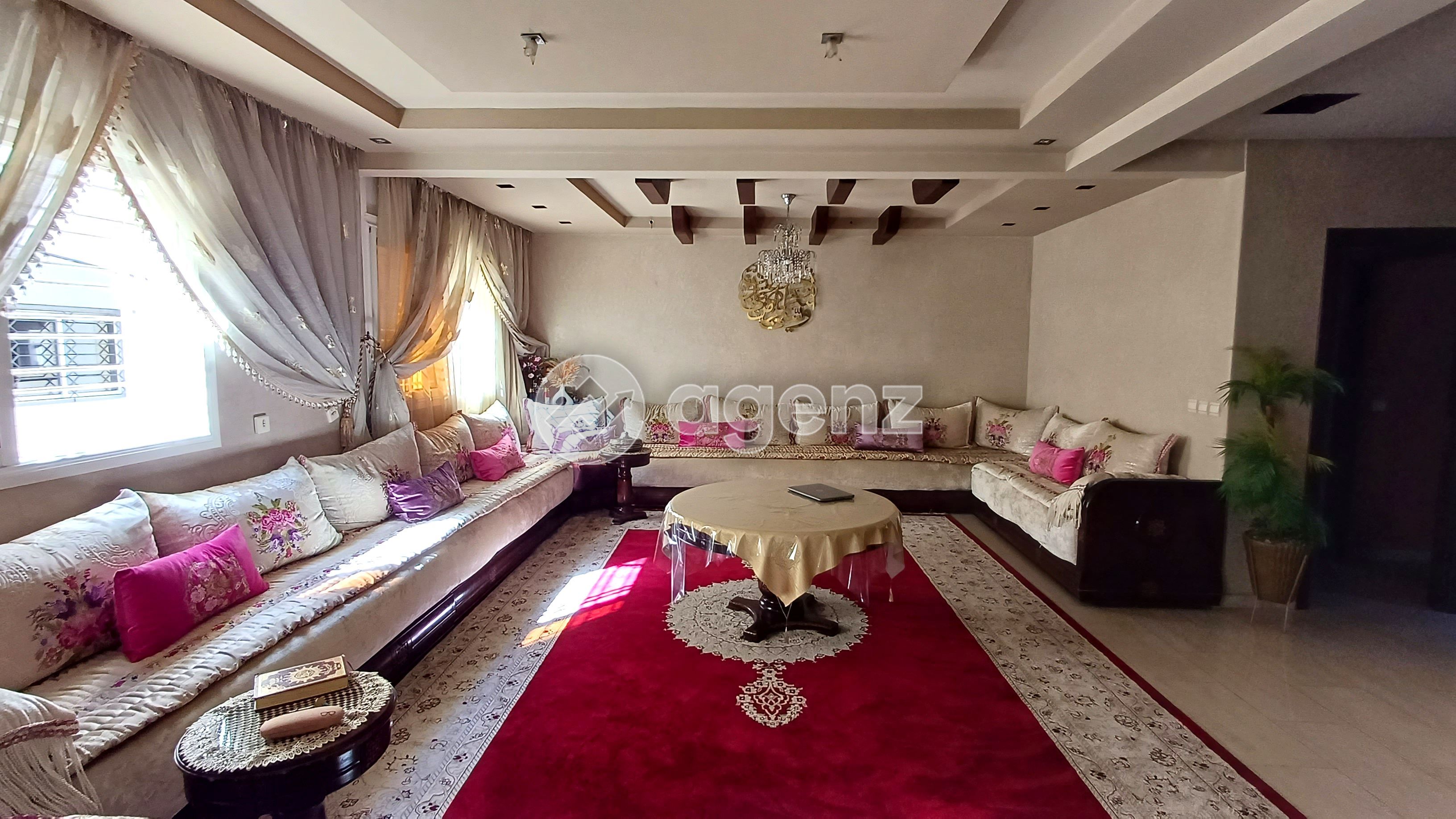 UNE MAISON QUI OFFRE CALME, CONFORT & CONVIVIALITÉ — 3