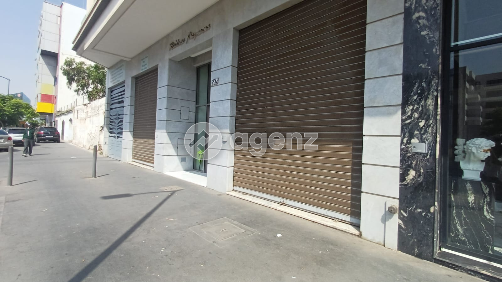 Local commercial de 186m2 à louer à CIL — 2