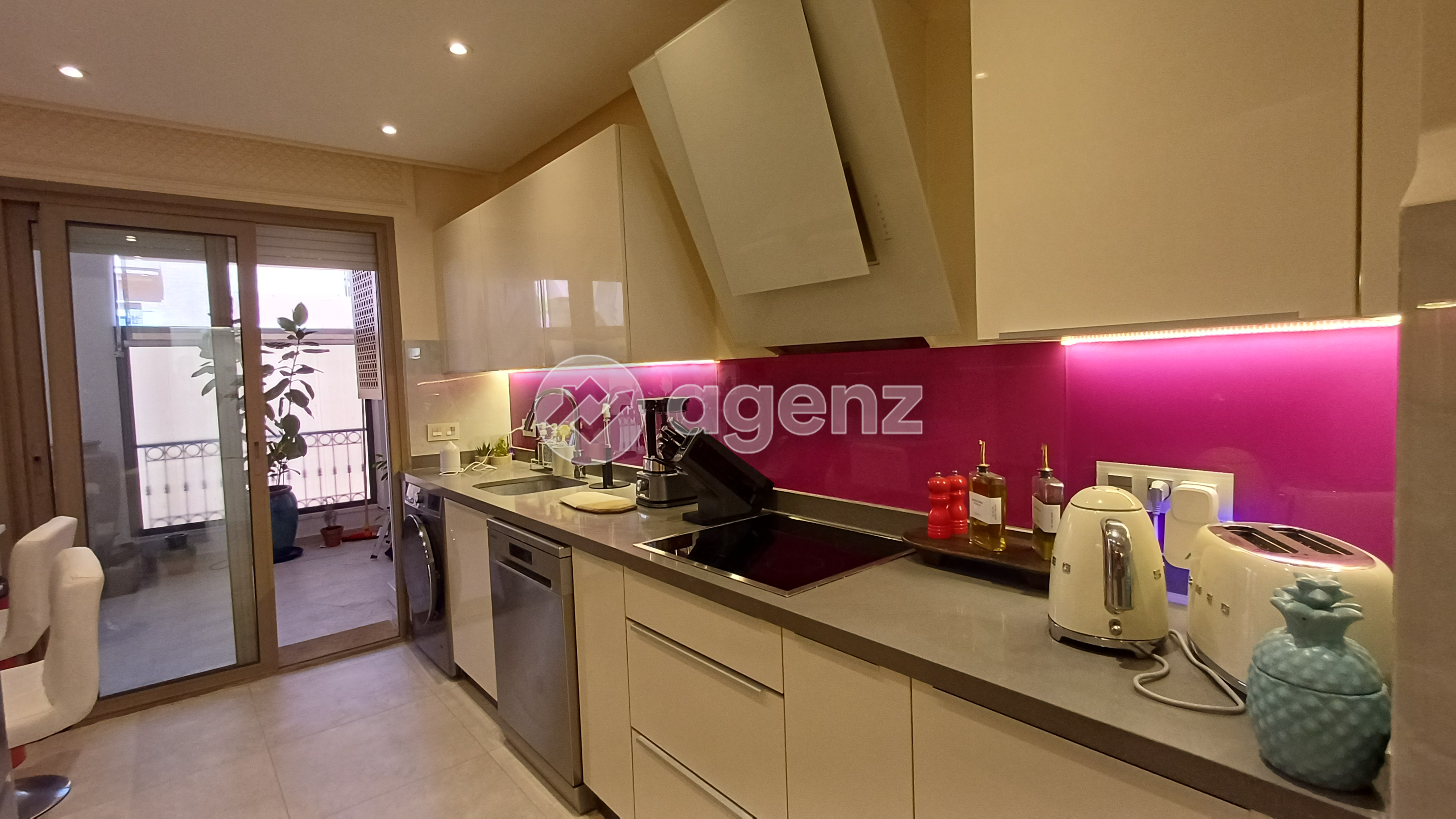Appartement - Rénové avec soin à vendre — 5