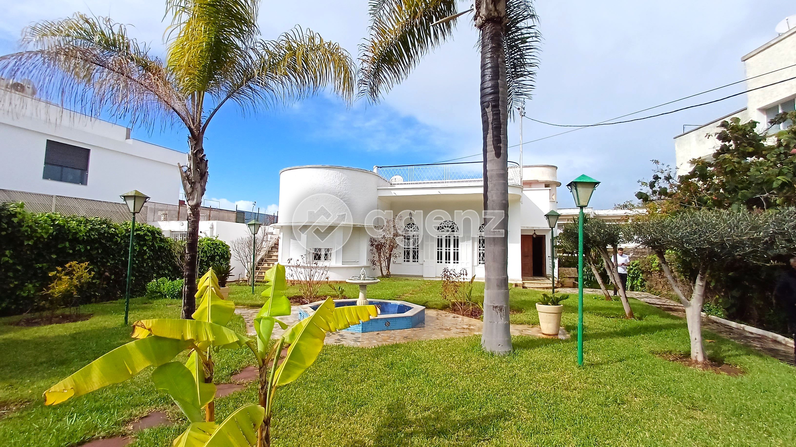VILLA DE CARACTÈRE AVEC GRAND JARDIN SANS VIS-À-VIS